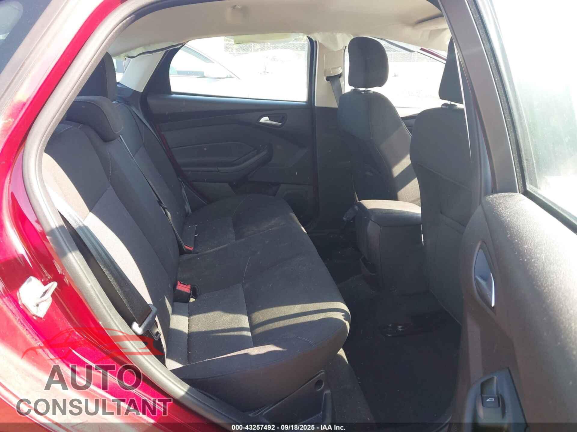 FORD FOCUS 2015 - 1FADP3F22FL254331