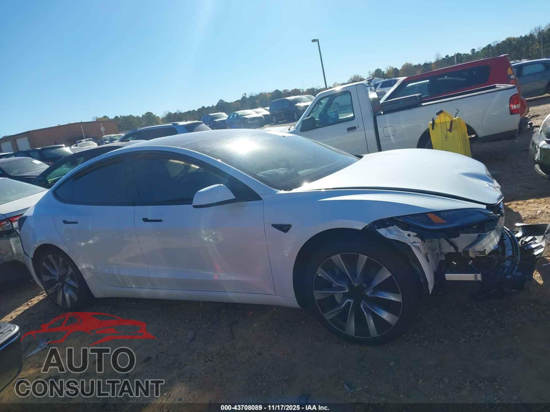 TESLA MODEL 3 2025 - 5YJ3E1EA3SF067850