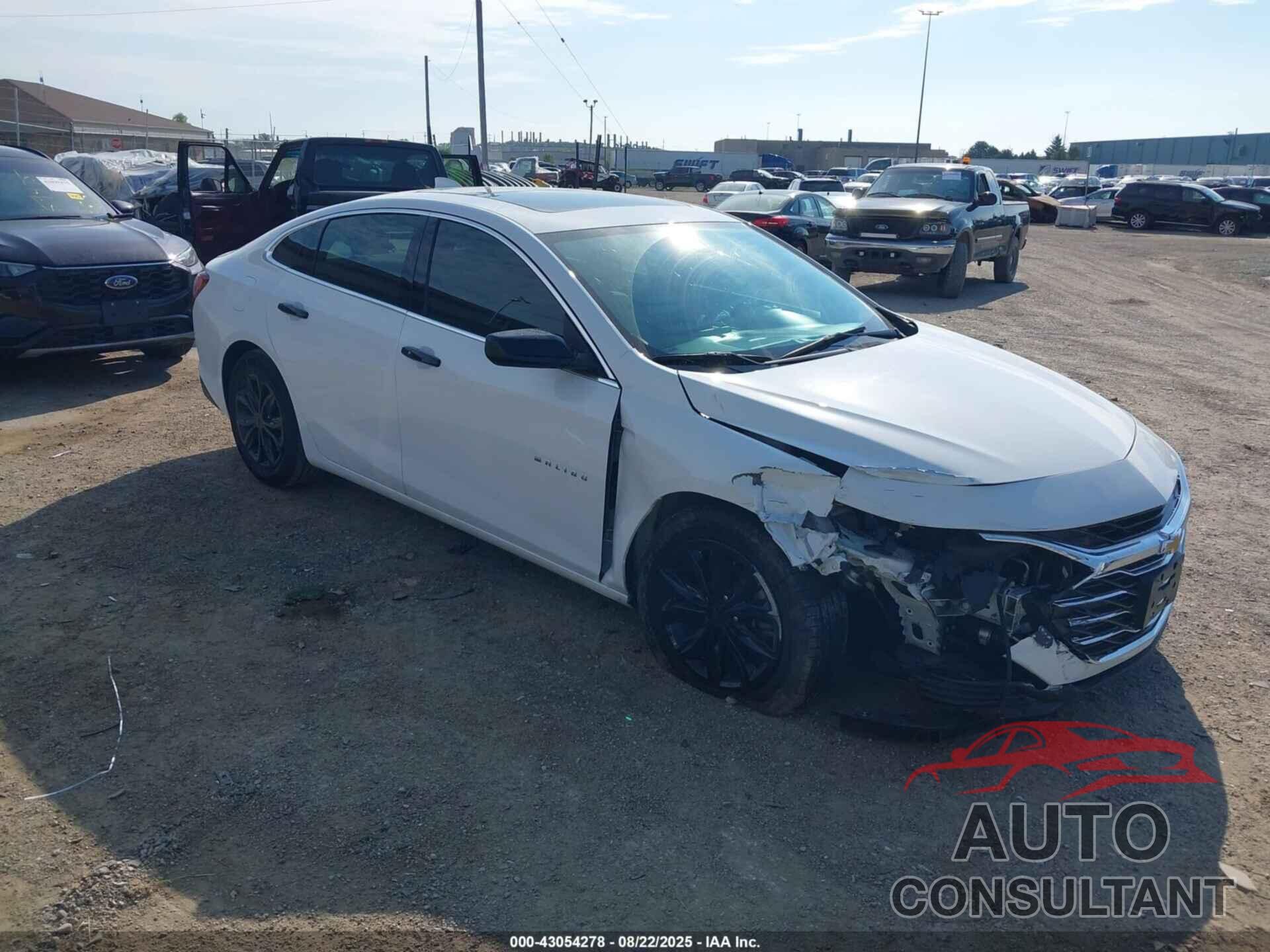 CHEVROLET MALIBU 2021 - 1G1ZD5ST1MF009690