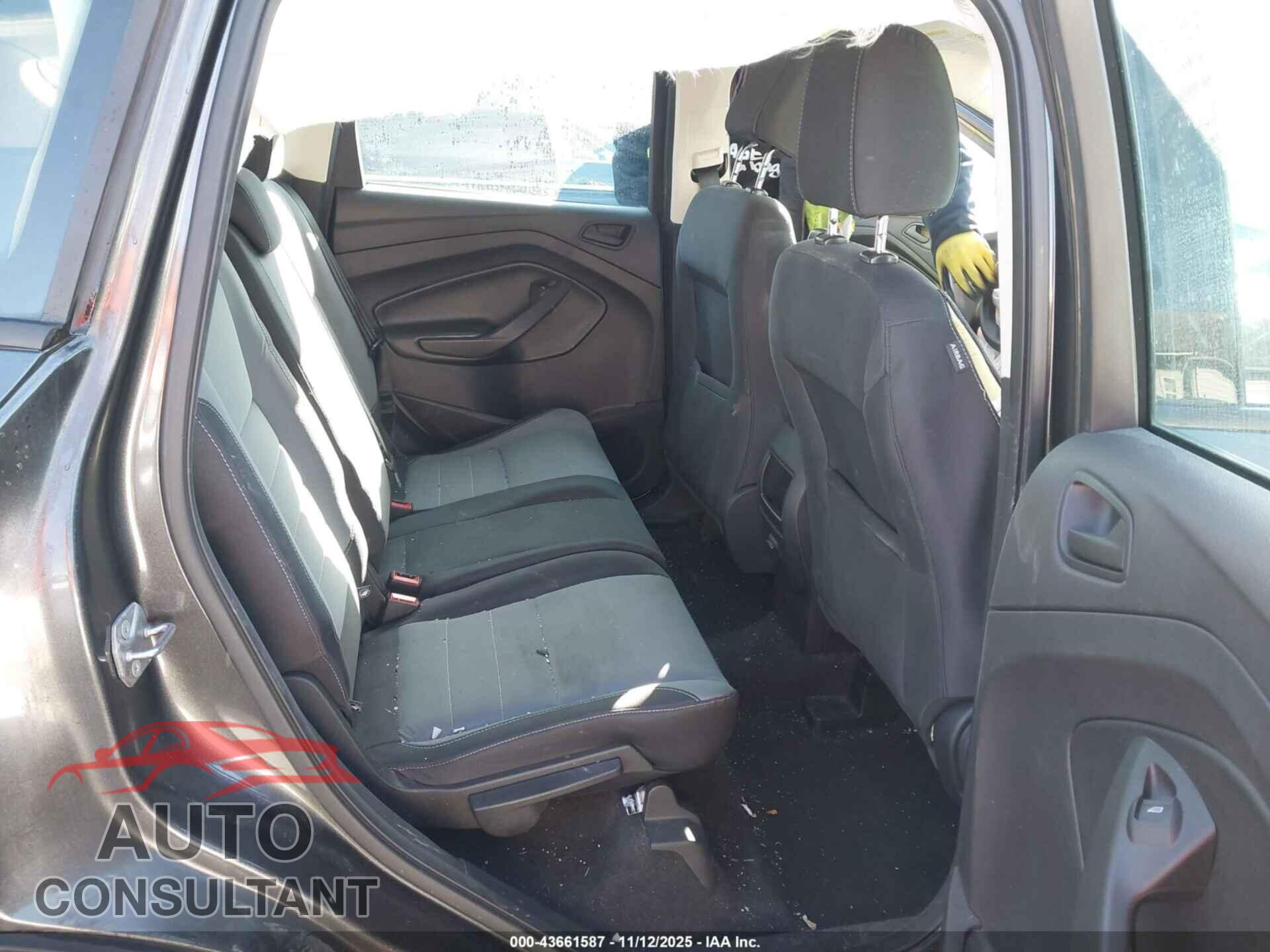 FORD ESCAPE 2017 - 1FMCU0F76HUE87341