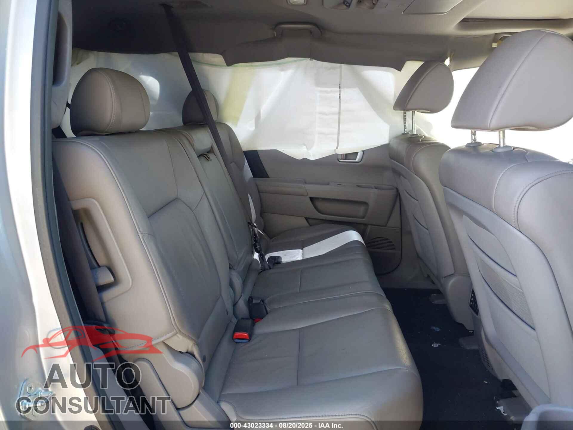 HONDA PILOT 2011 - 5FNYF3H66BB001380