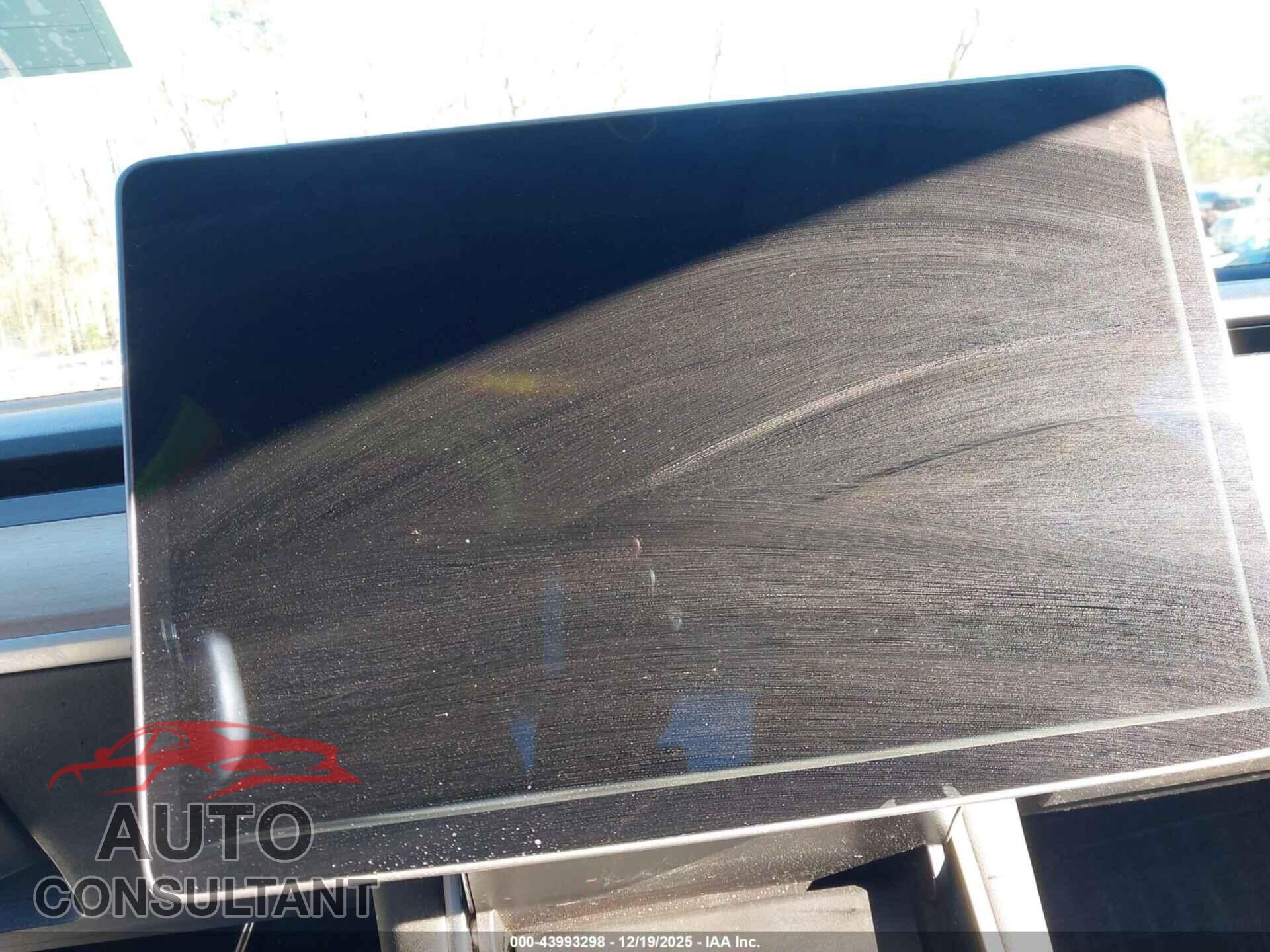 TESLA MODEL 3 2018 - 5YJ3E1EB9JF054737