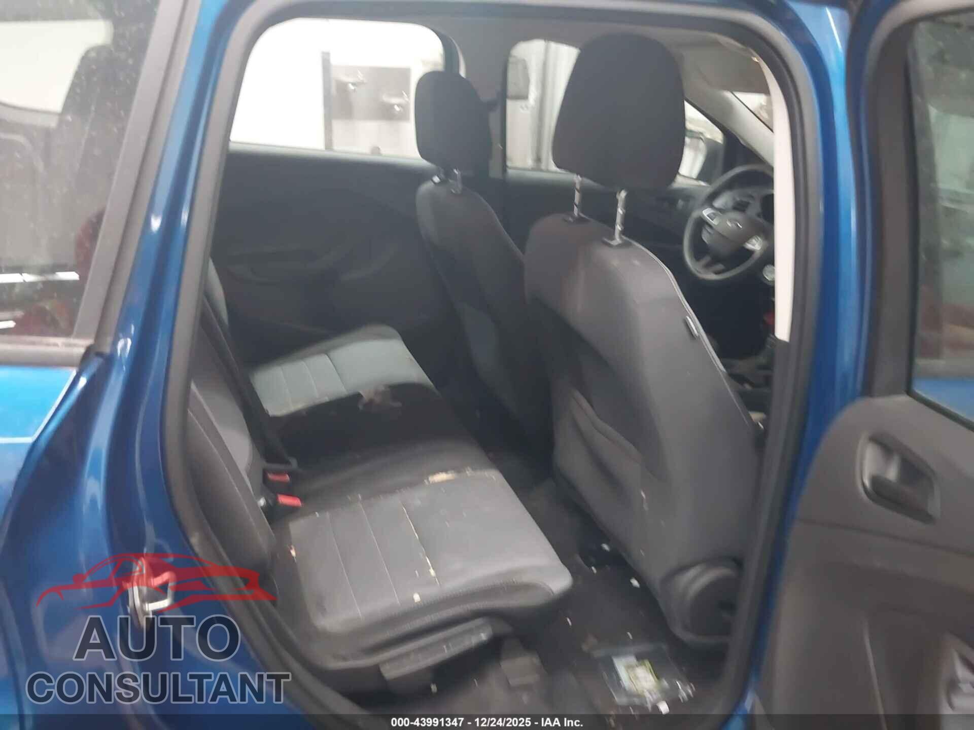 FORD ESCAPE 2017 - 1FMCU0F76HUB94801