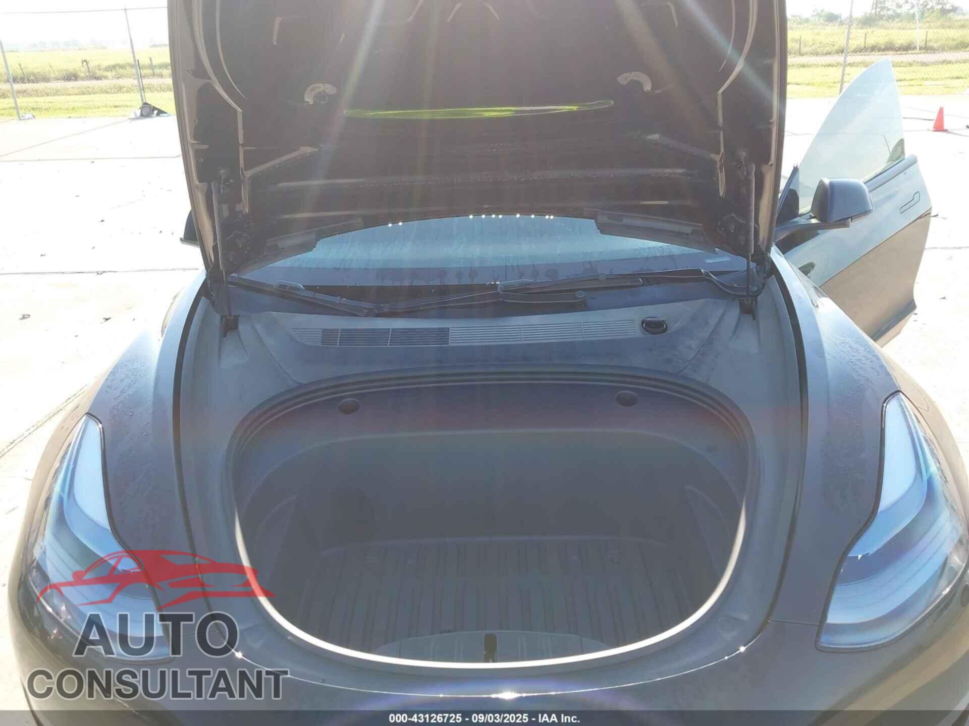 TESLA MODEL 3 2023 - 5YJ3E1EA5PF671925