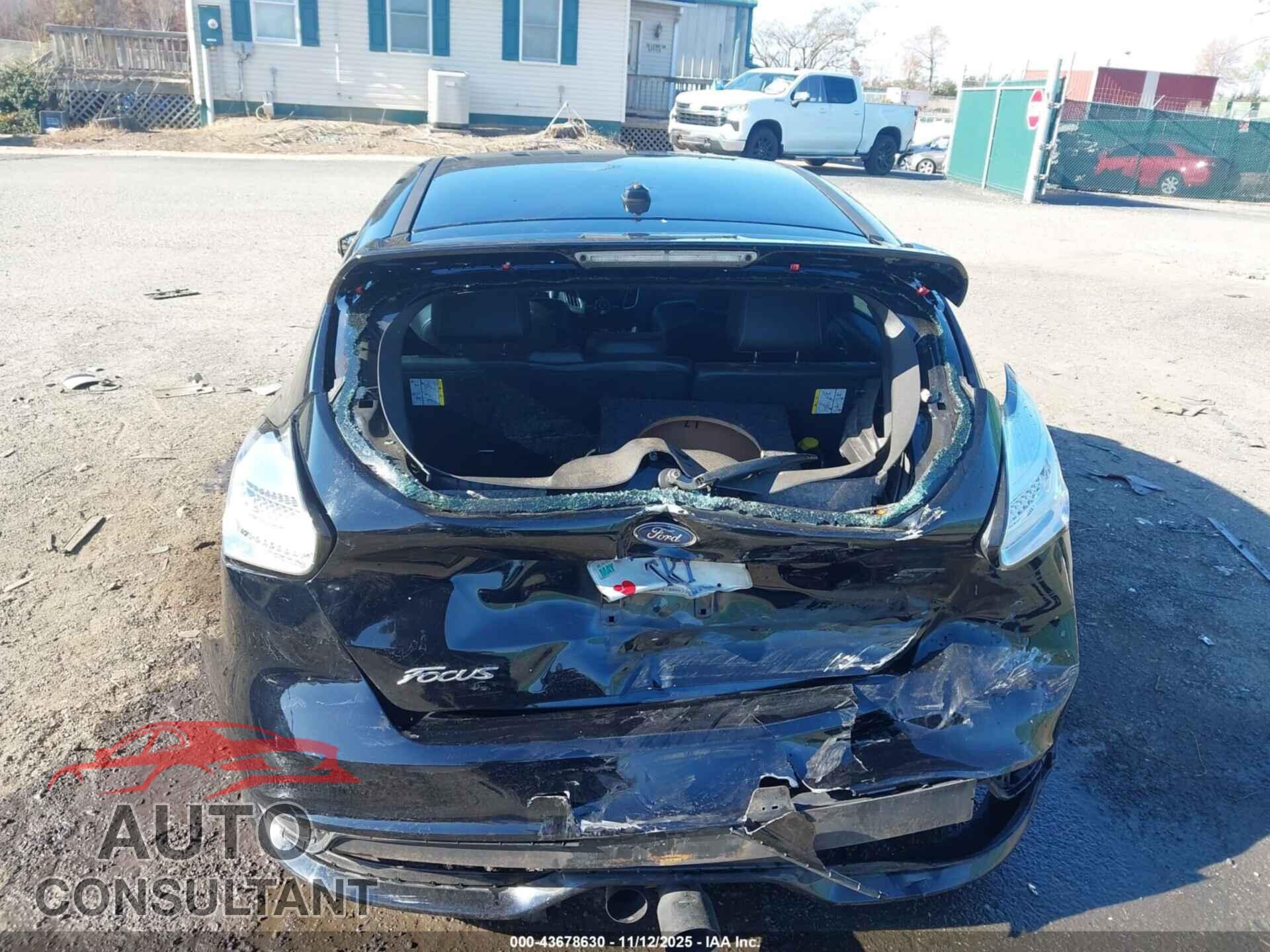 FORD FOCUS ST 2017 - 1FADP3L97HL306461