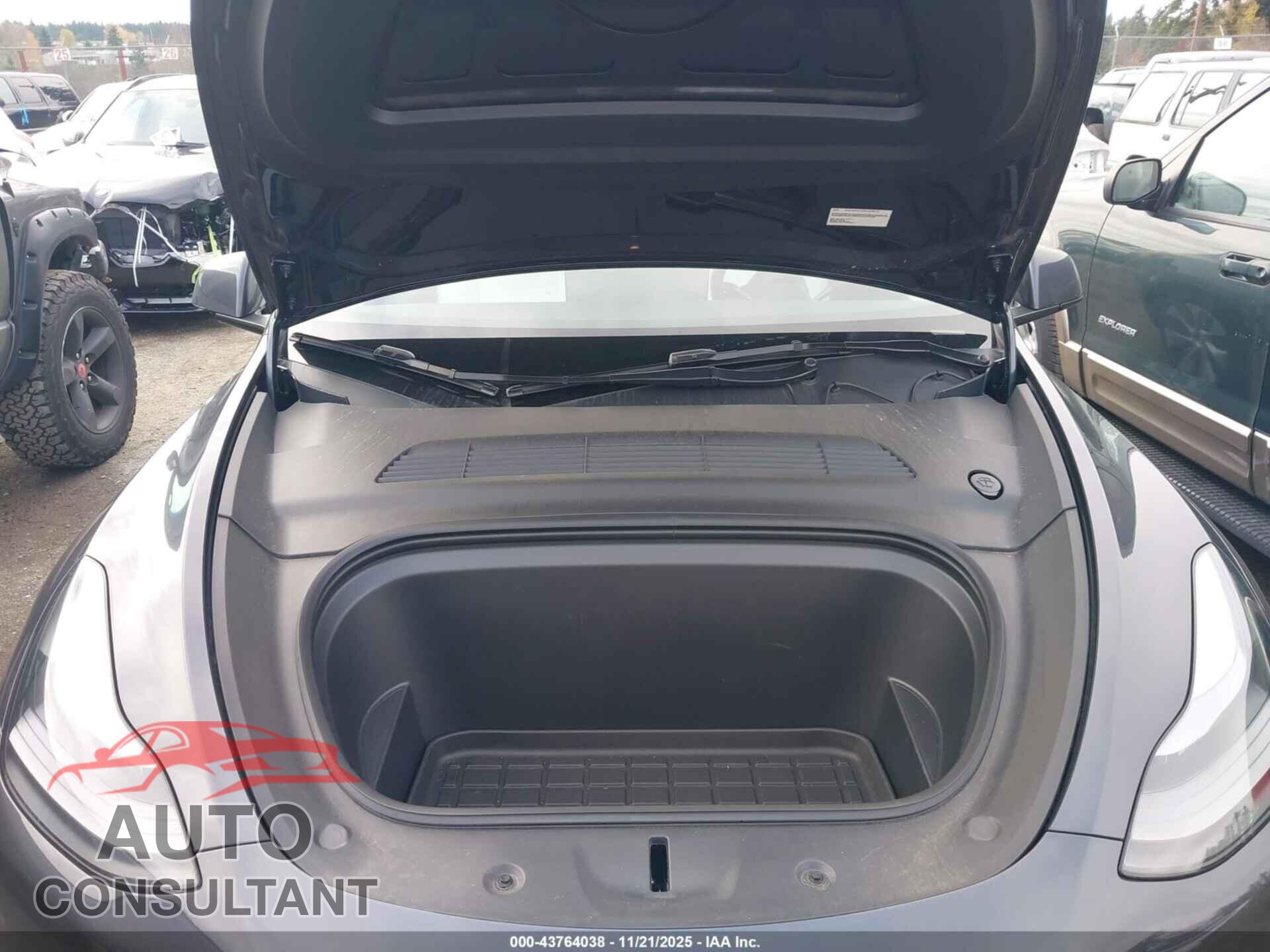 TESLA MODEL Y 2024 - 7SAYGDEE4RF065655