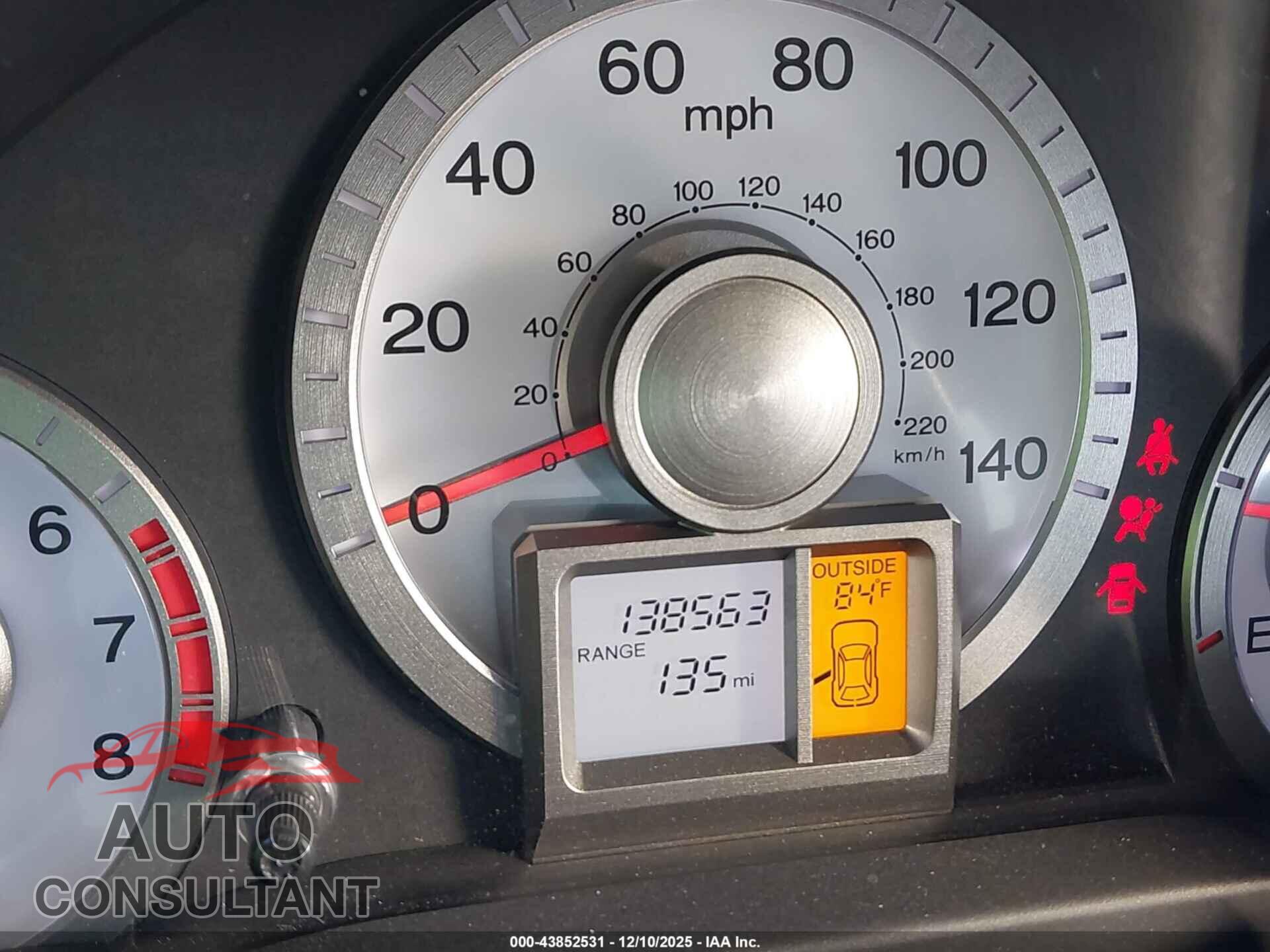 HONDA PILOT 2010 - 5FNYF4H41AB018221