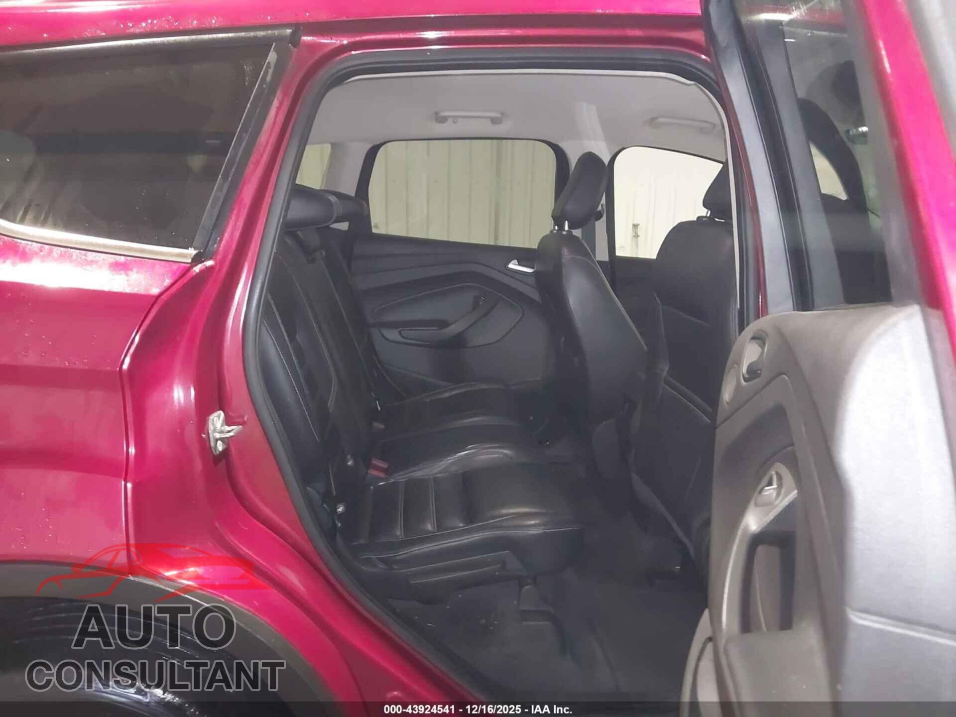 FORD ESCAPE 2018 - 1FMCU9J99JUB96433