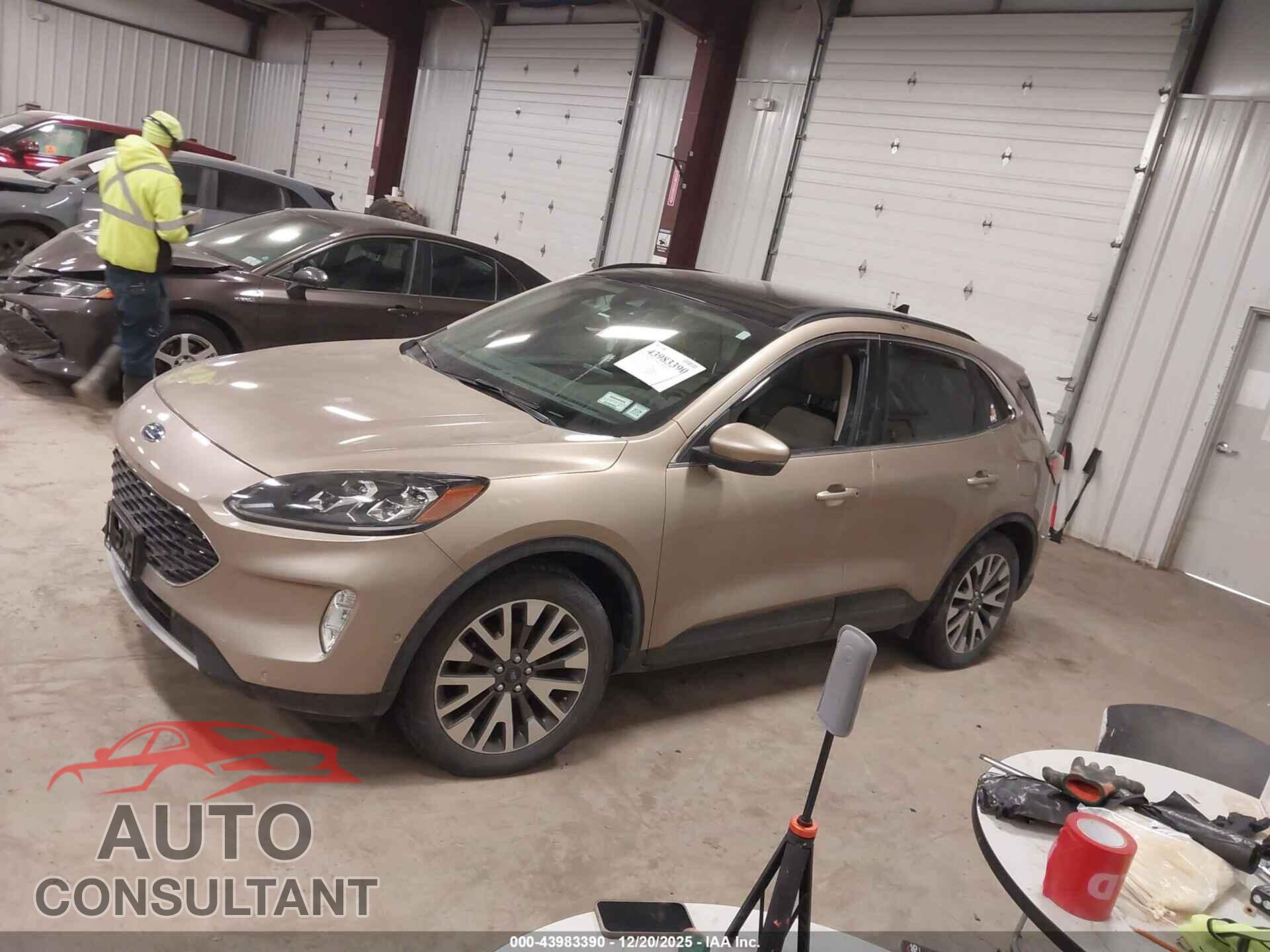 FORD ESCAPE 2020 - 1FMCU9J9XLUA71735