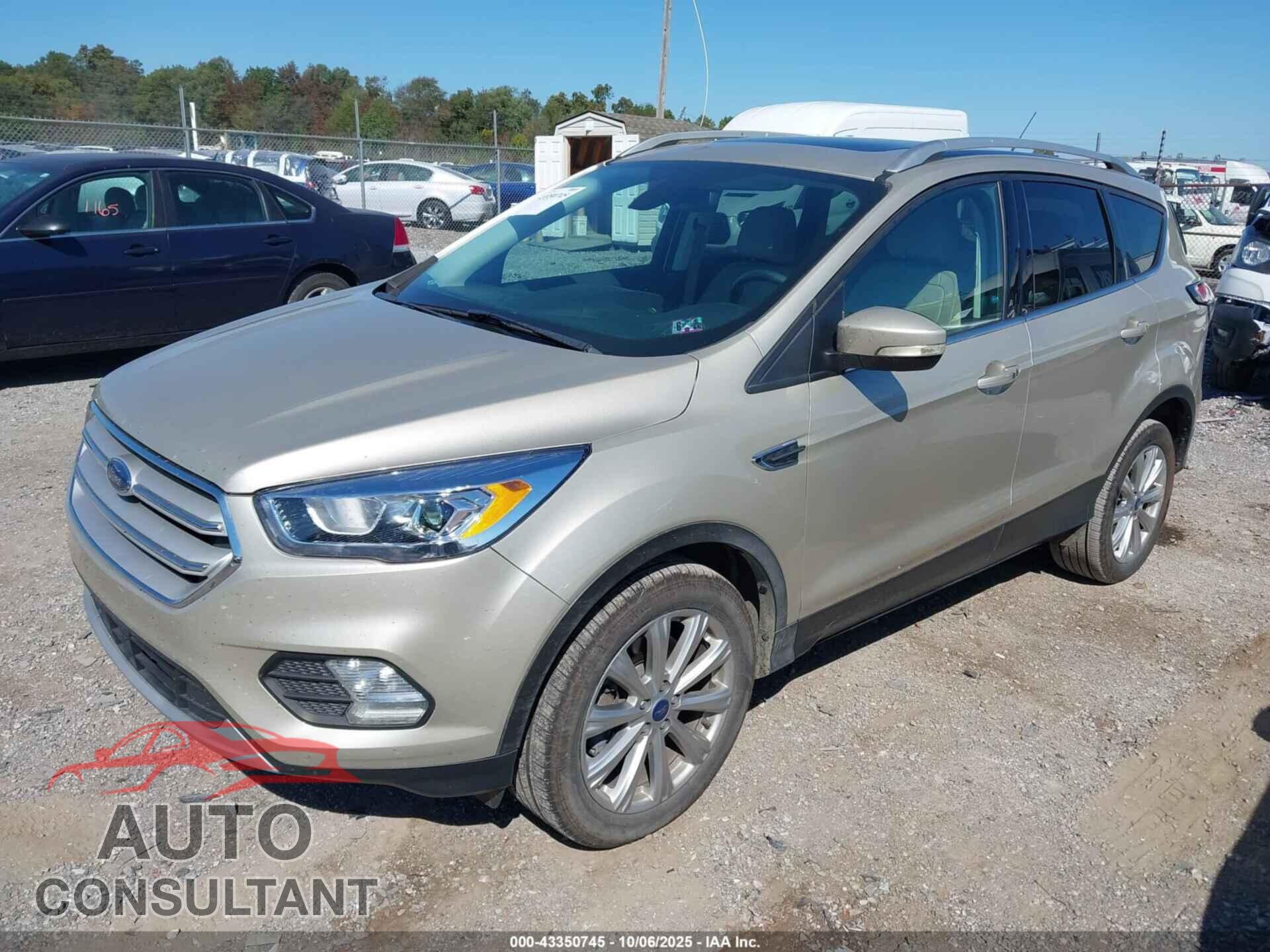 FORD ESCAPE 2017 - 1FMCU9JD6HUC92454