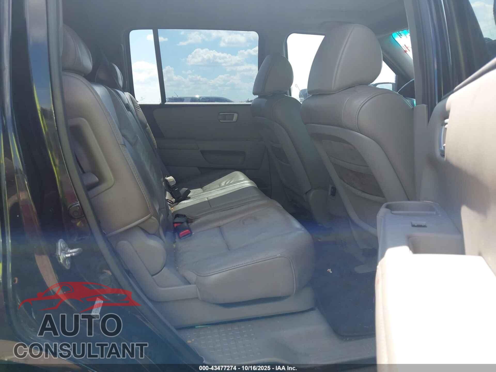 HONDA PILOT 2011 - 5FNYF3H50BB035628