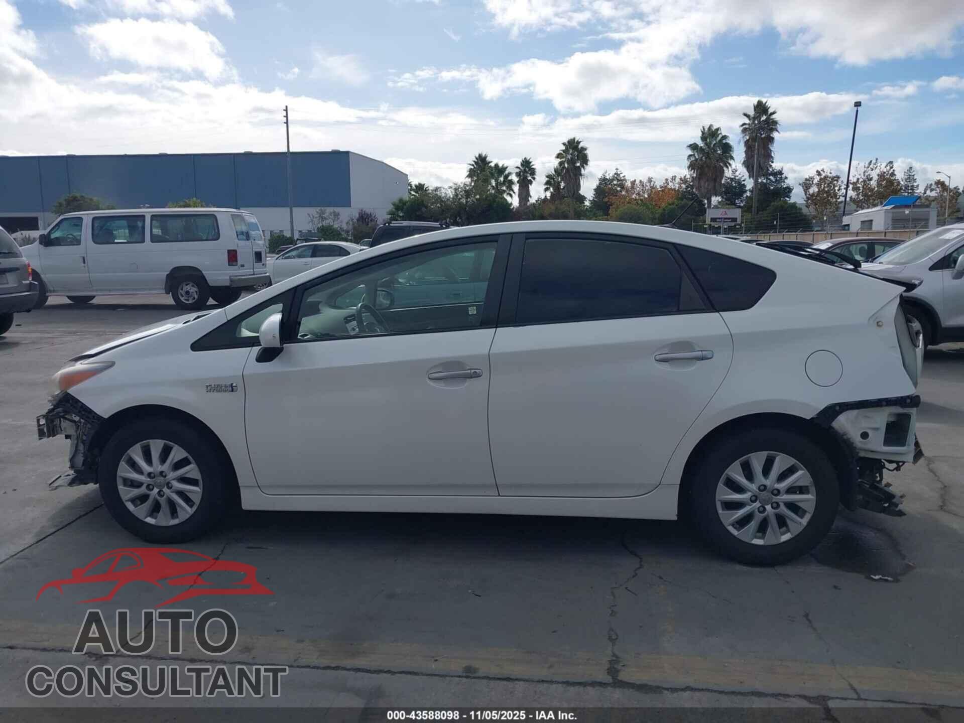 TOYOTA PRIUS PLUG-IN 2013 - JTDKN3DP7D3036887