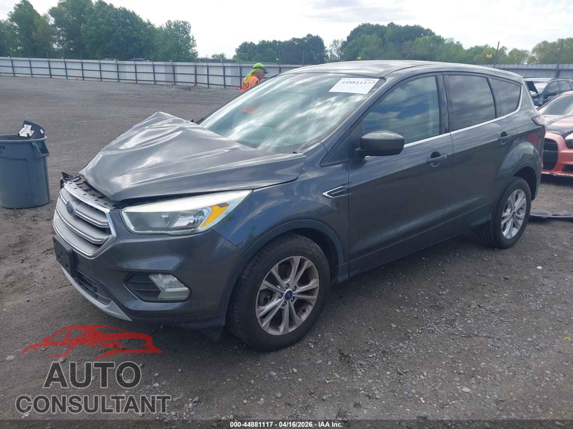 FORD ESCAPE 2017 - 1FMCU0G99HUC88963
