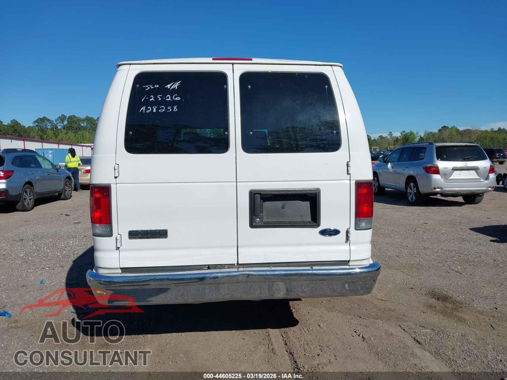 FORD E-350 SUPER DUTY 2012 - 1FBSS3BL5CDA28258