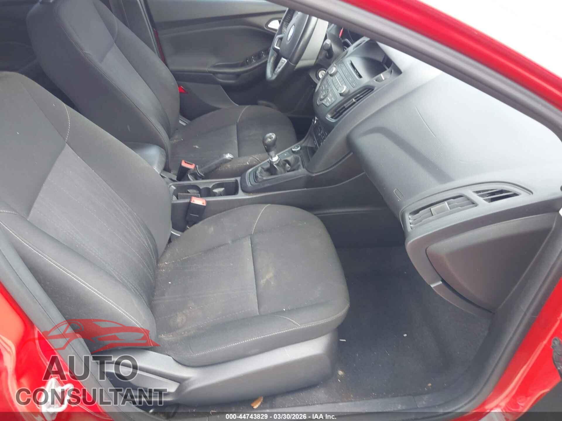 FORD FOCUS 2015 - 1FADP3FE0FL344958