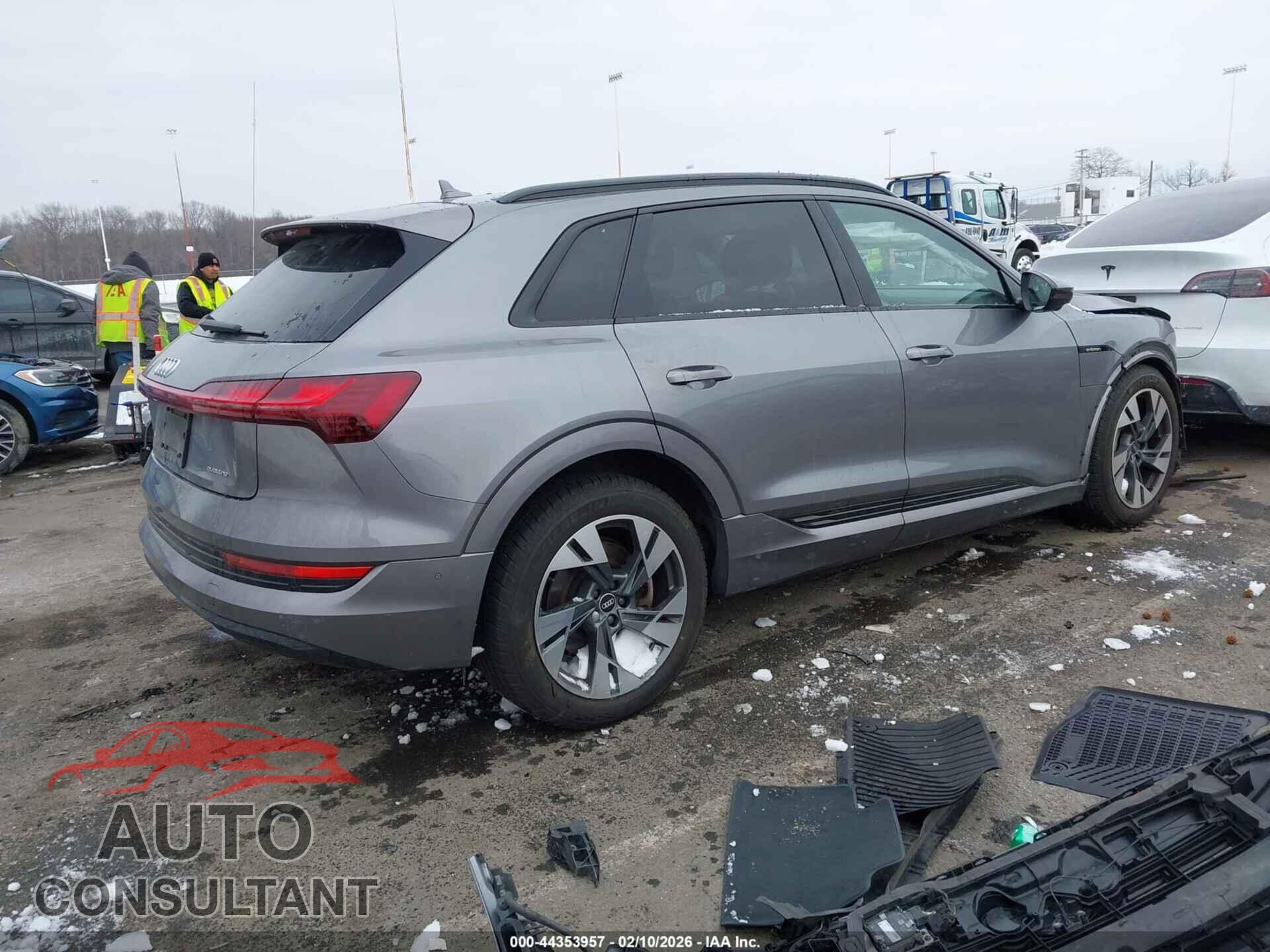 AUDI E-TRON 2021 - WA1AAAGE6MB012375