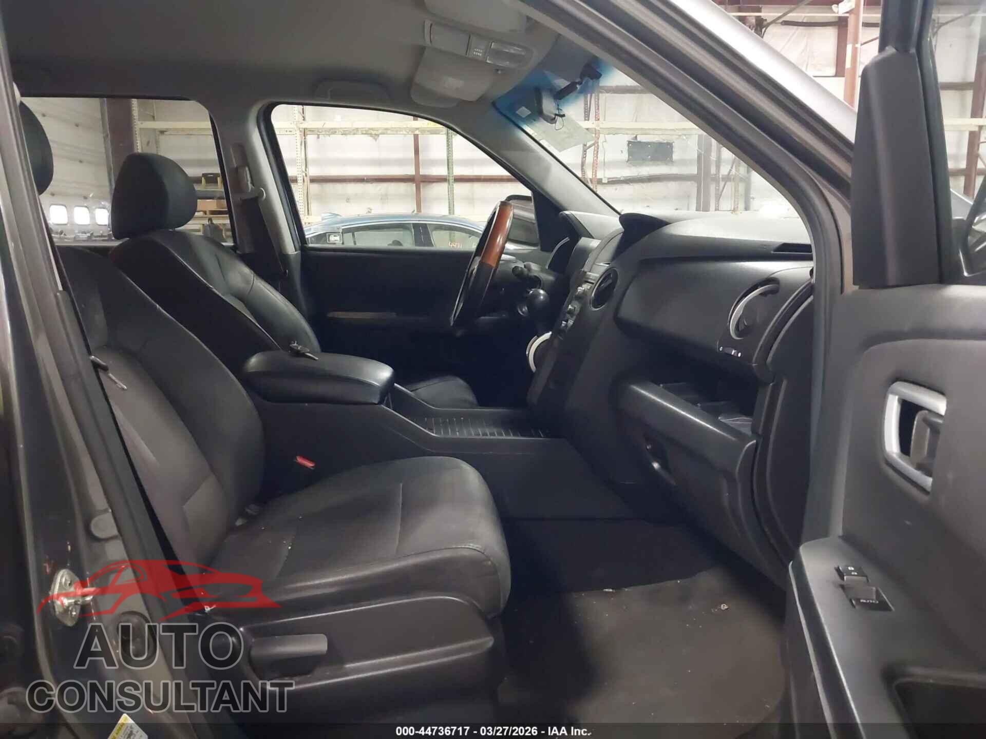 HONDA PILOT 2011 - 5FNYF4H2XBB100352