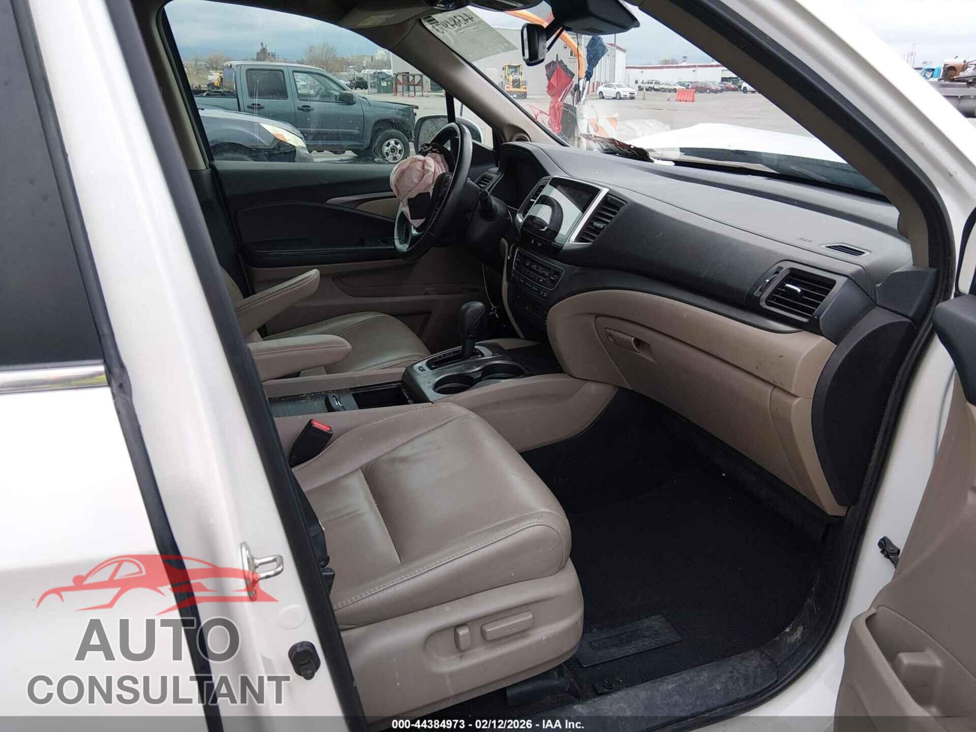 HONDA PILOT 2017 - 5FNYF6H65HB012610