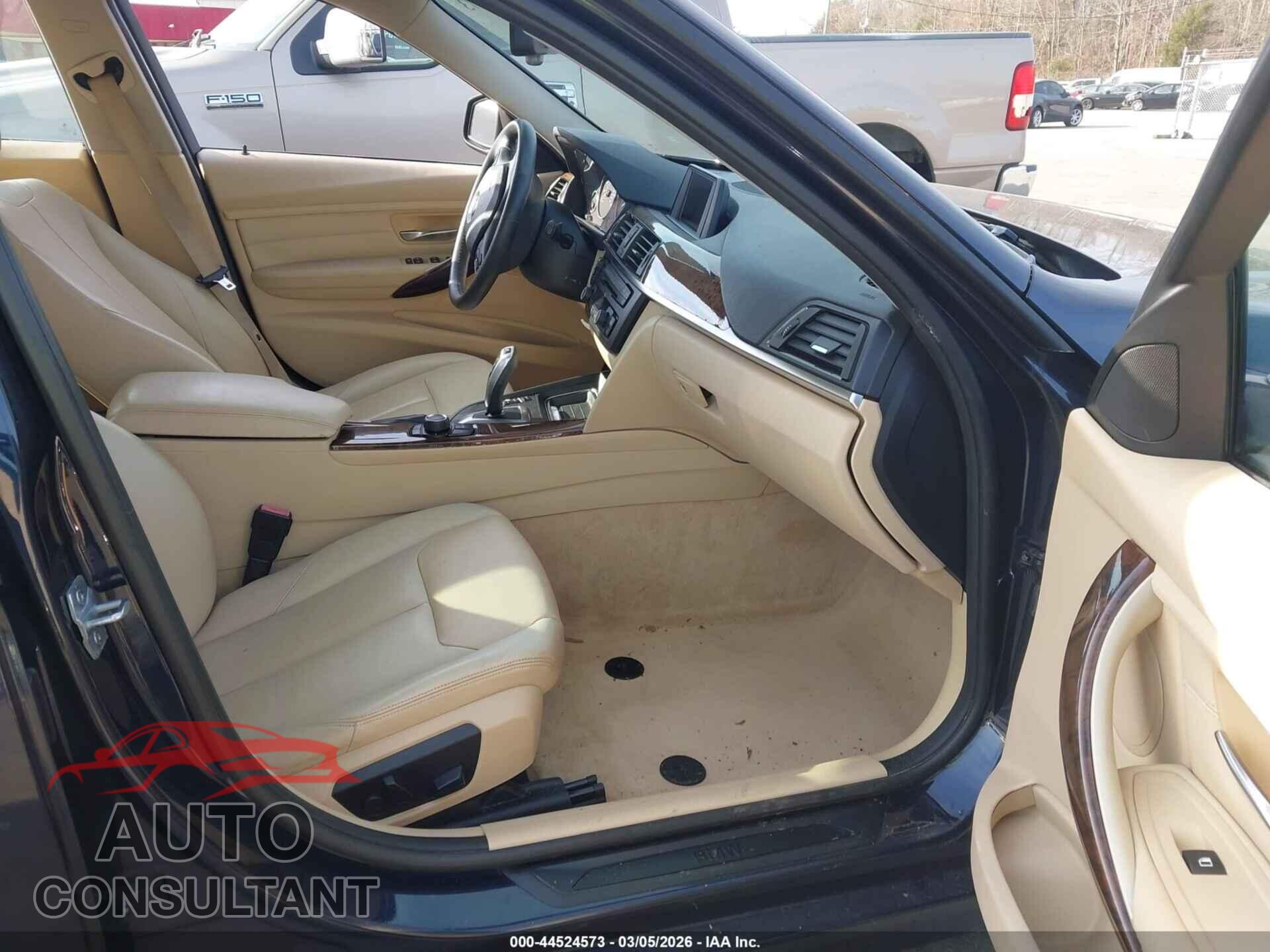 BMW 328I 2013 - WBA3A5G5XDNP26060