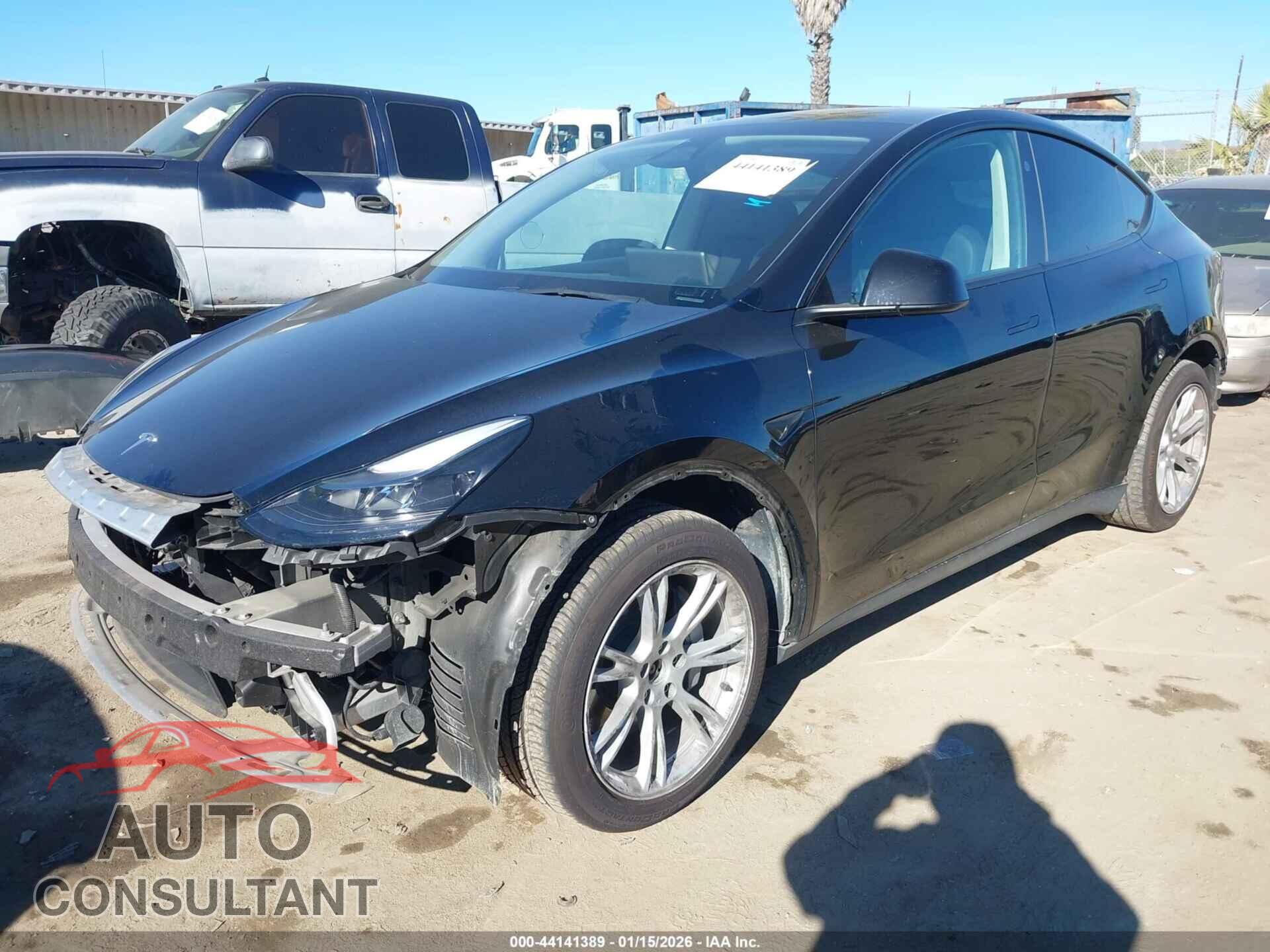 TESLA MODEL Y 2023 - 7SAYGDEE9PF907077