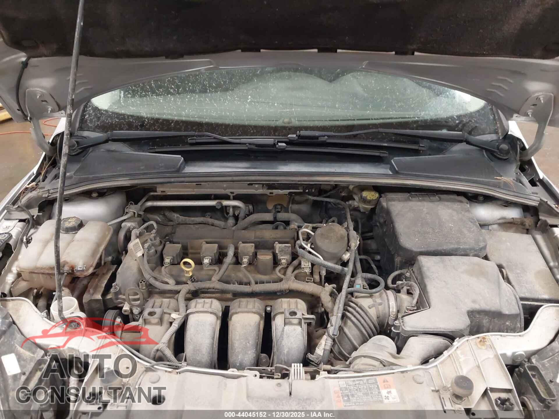 FORD FOCUS 2015 - 1FADP3F26FL354867