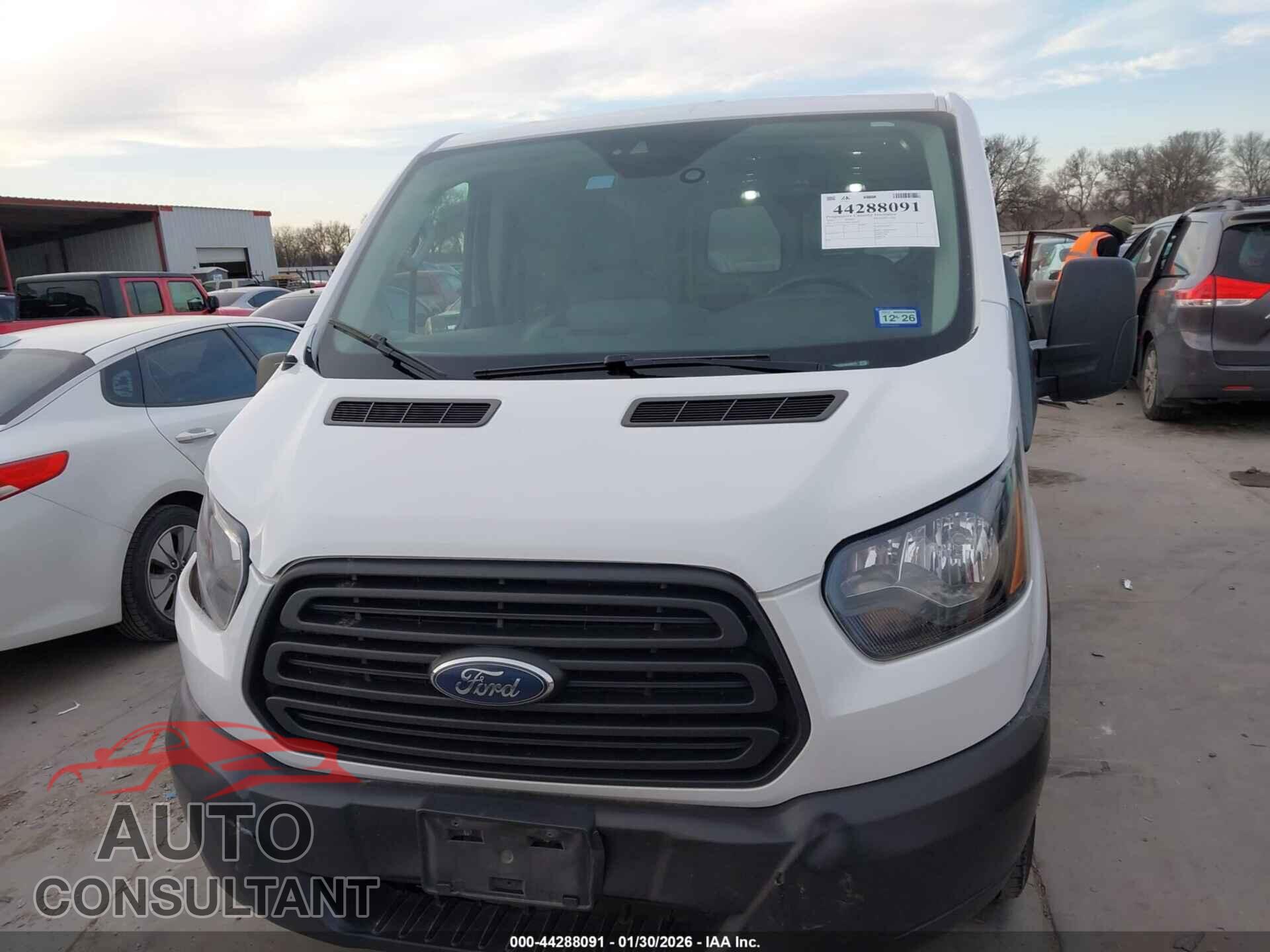 FORD TRANSIT-150 2019 - 1FTYE2YM1KKA30672