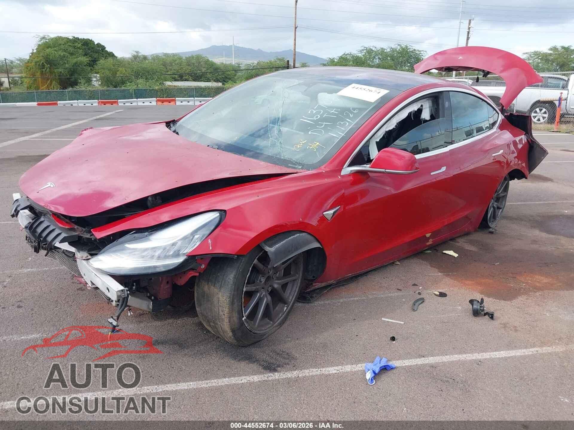 TESLA MODEL 3 2018 - 5YJ3E1EA1JF019231