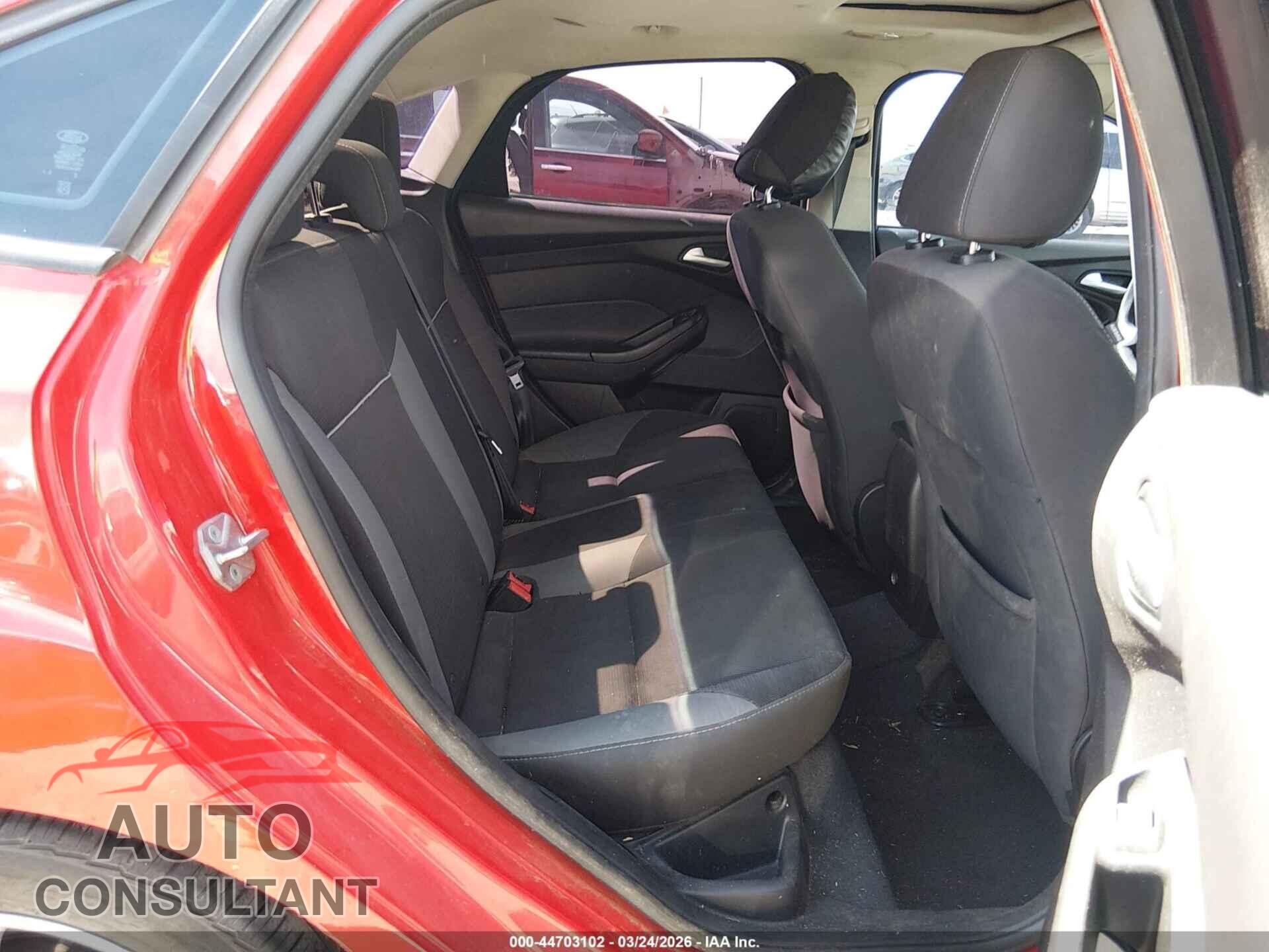 FORD FOCUS 2014 - 1FADP3F22EL272018