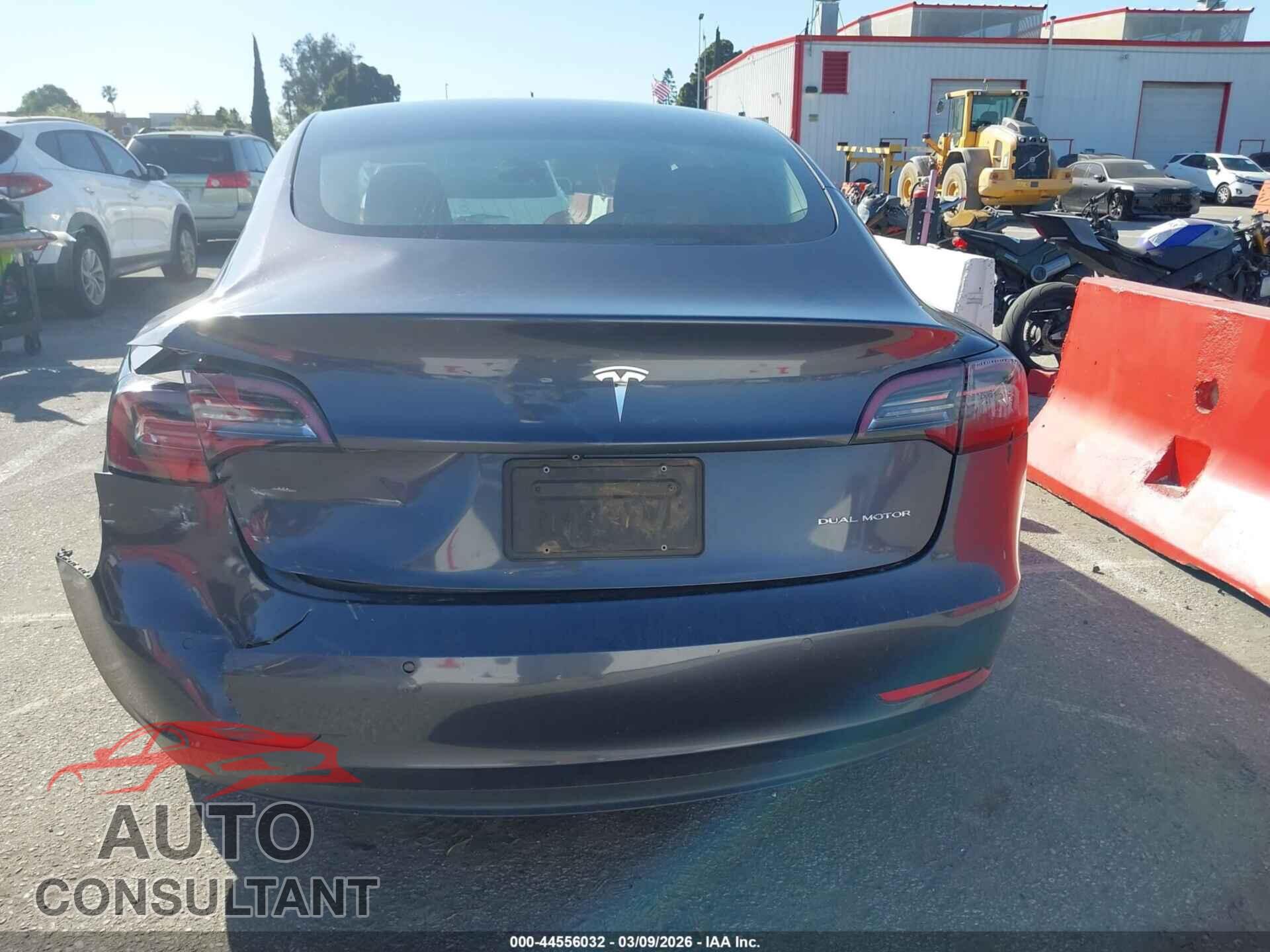 TESLA MODEL 3 2019 - 5YJ3E1EB1KF386432