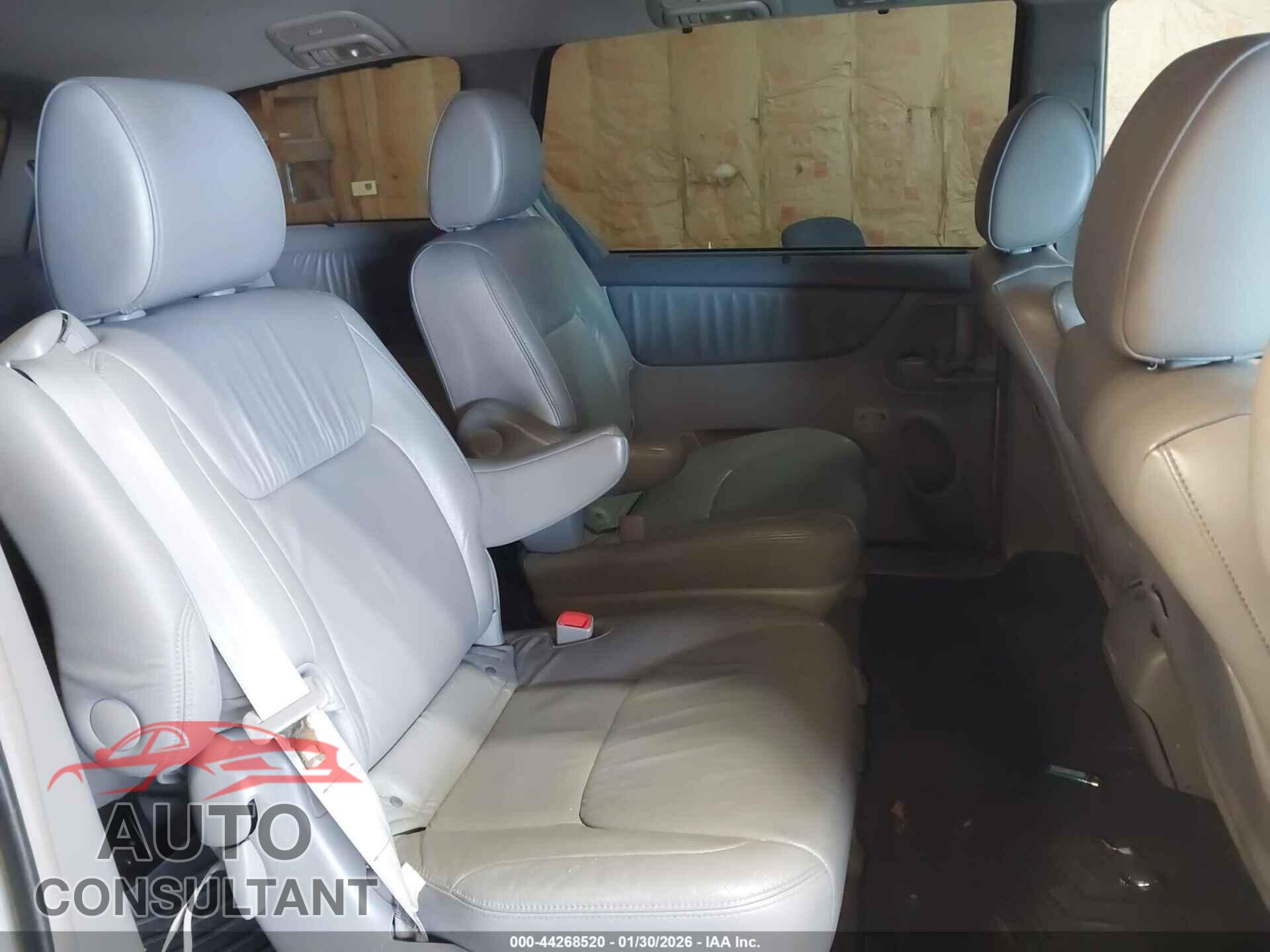 TOYOTA SIENNA 2010 - 5TDYK4CC2AS310904