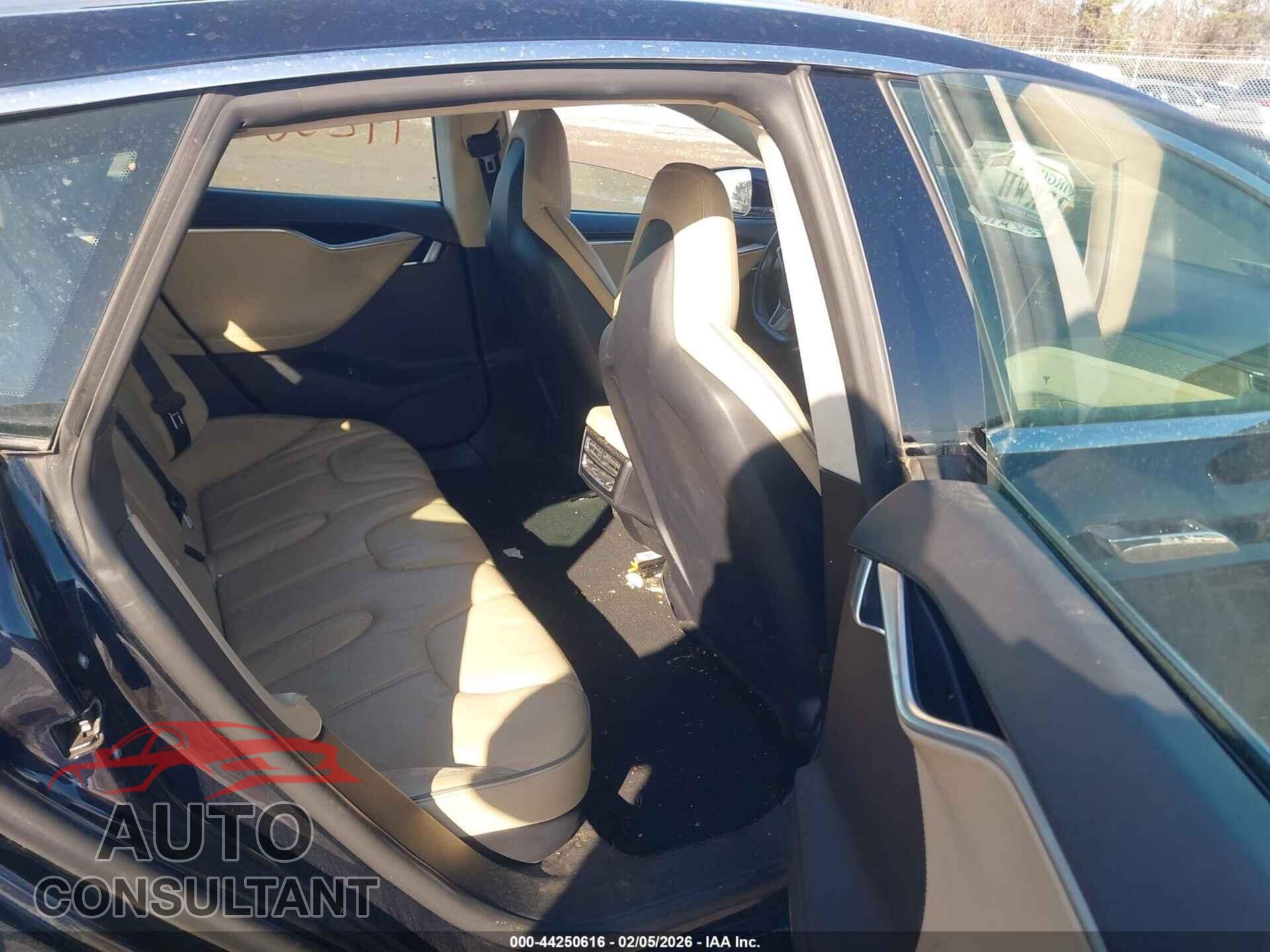 TESLA MODEL S 2012 - 5YJSA1CP3CFP01528
