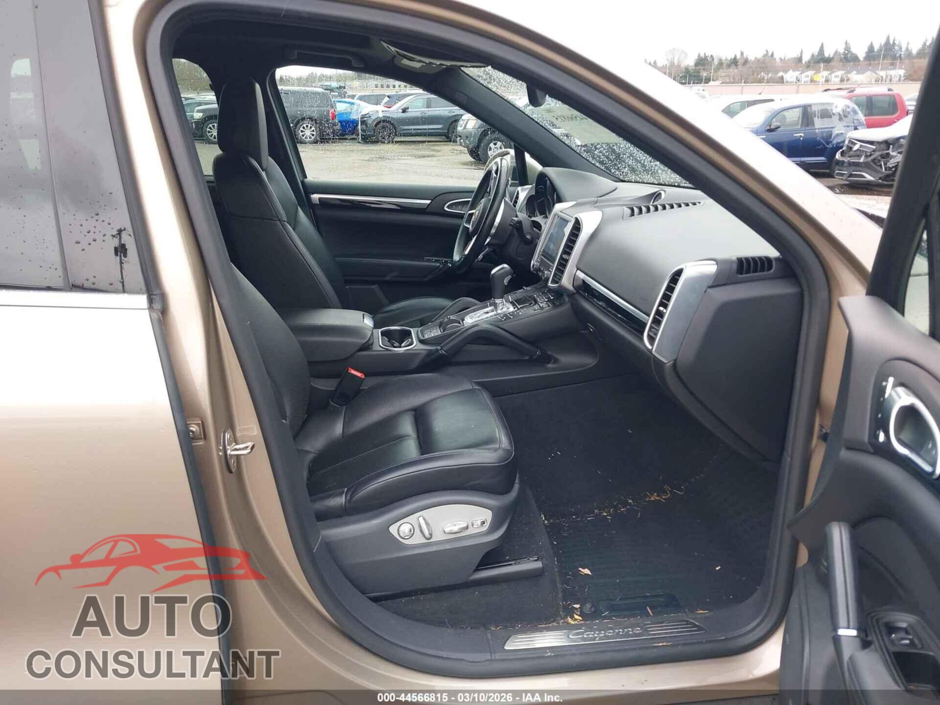 PORSCHE CAYENNE 2017 - WP1AA2A25HKA89396