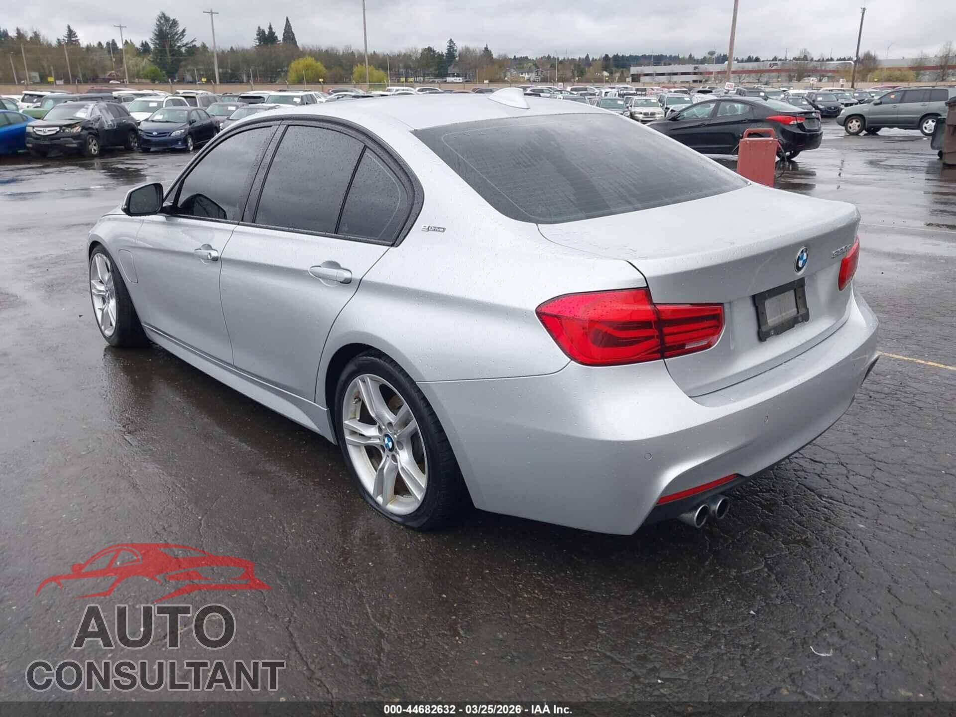 BMW 330E 2017 - WBA8E1C37HA029384
