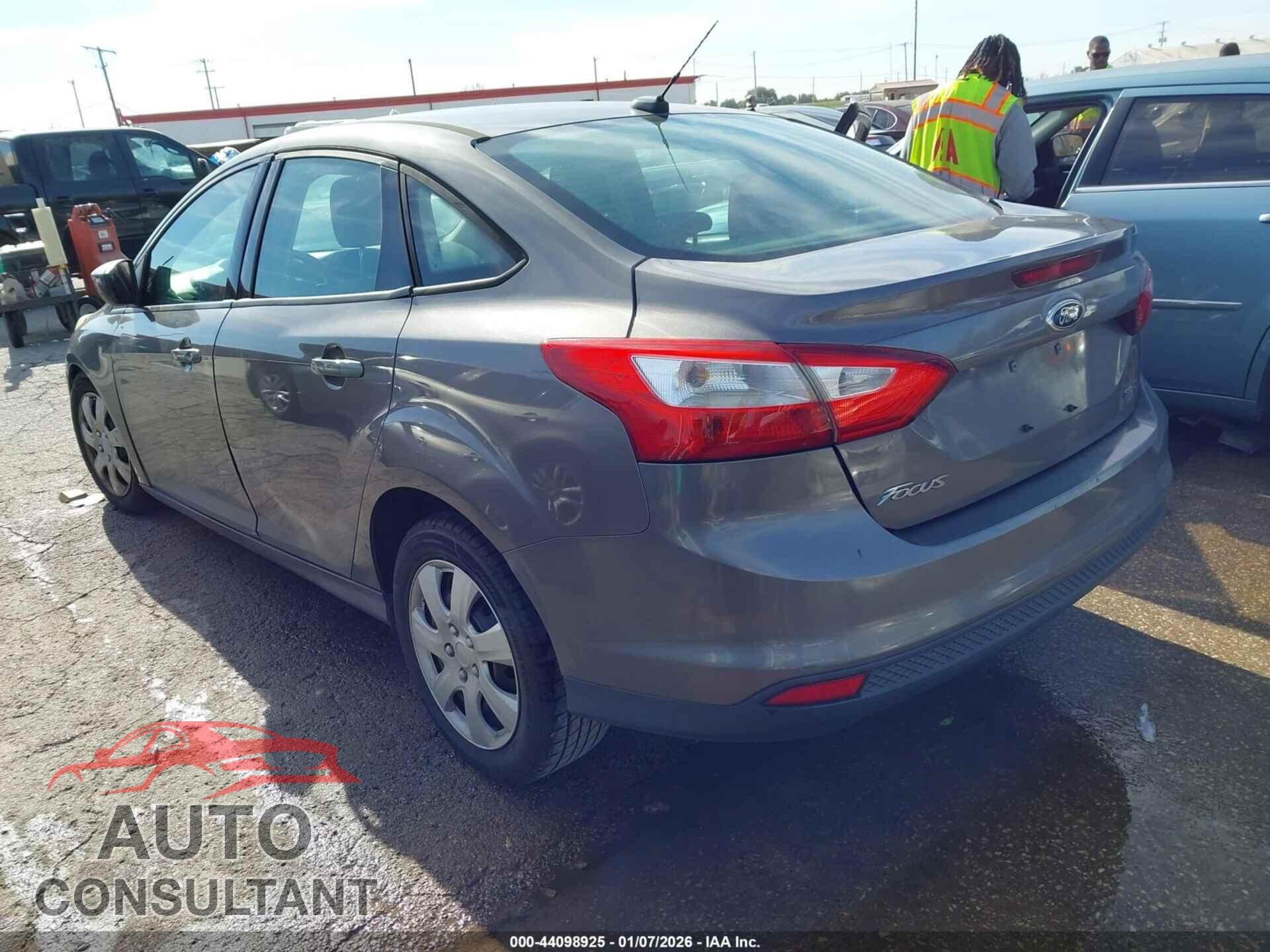 FORD FOCUS 2012 - 1FAHP3F2XCL250007