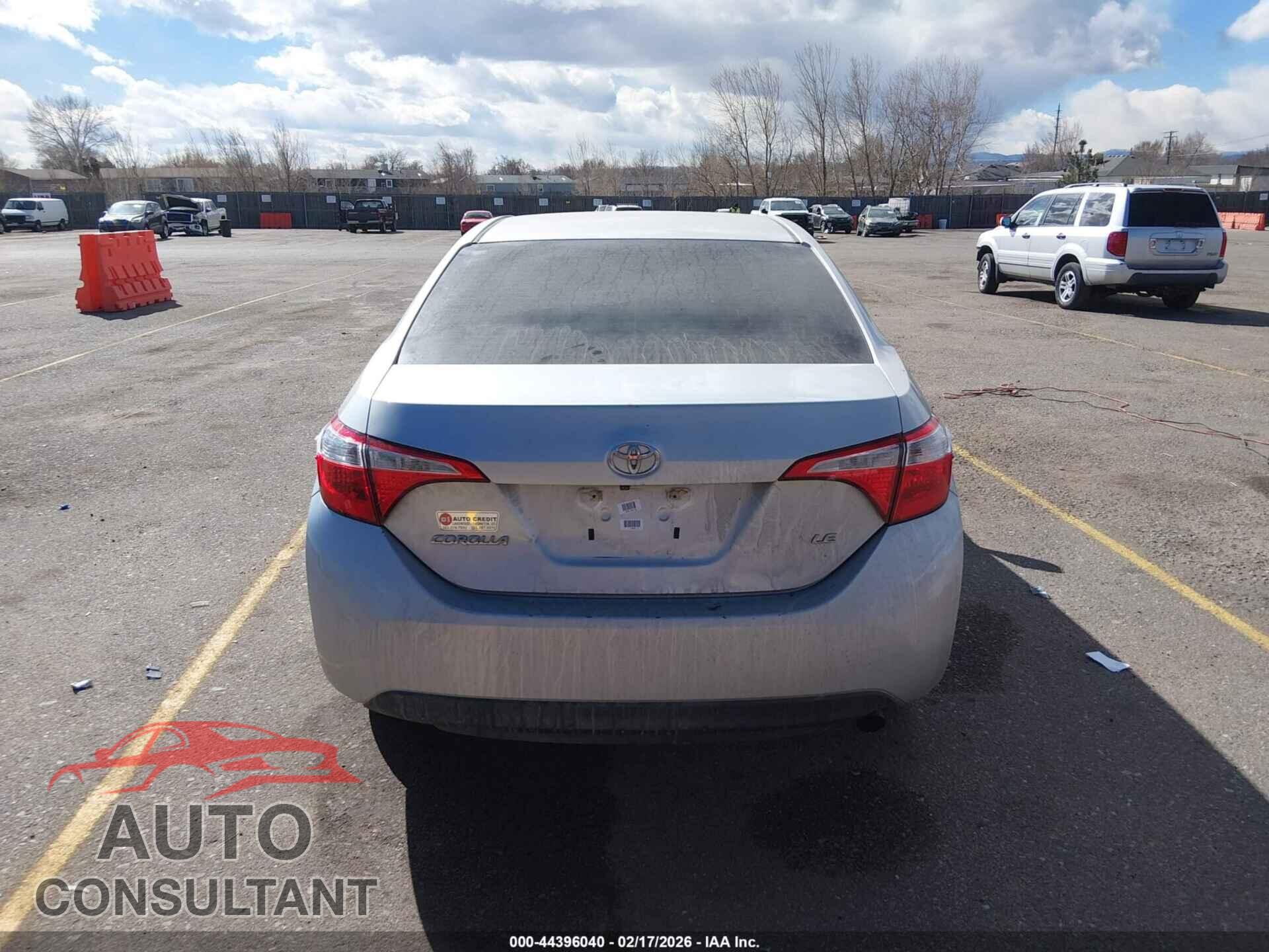 TOYOTA COROLLA 2015 - 5YFBURHE1FP280365