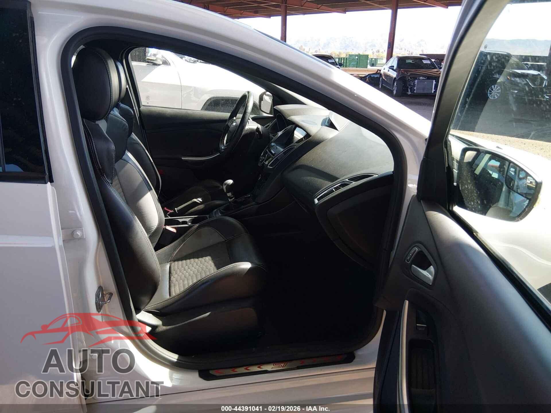 FORD FOCUS ST 2018 - 1FADP3L94JL230686