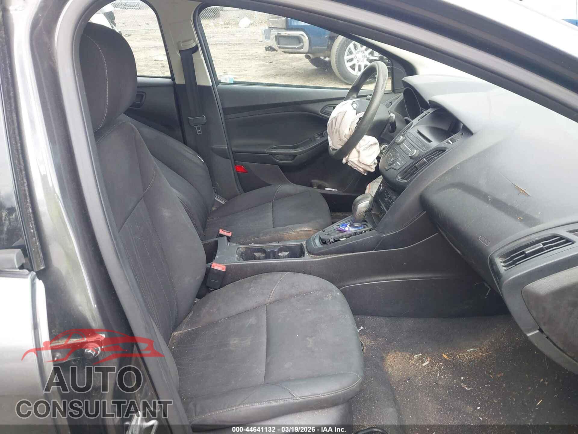 FORD FOCUS 2016 - 1FADP3E24GL256410