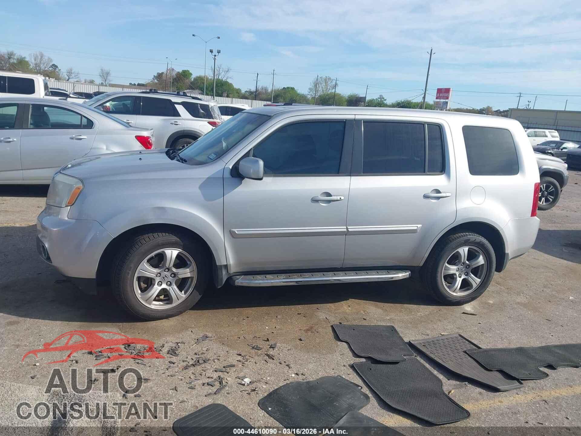 HONDA PILOT 2015 - 5FNYF3H5XFB028742
