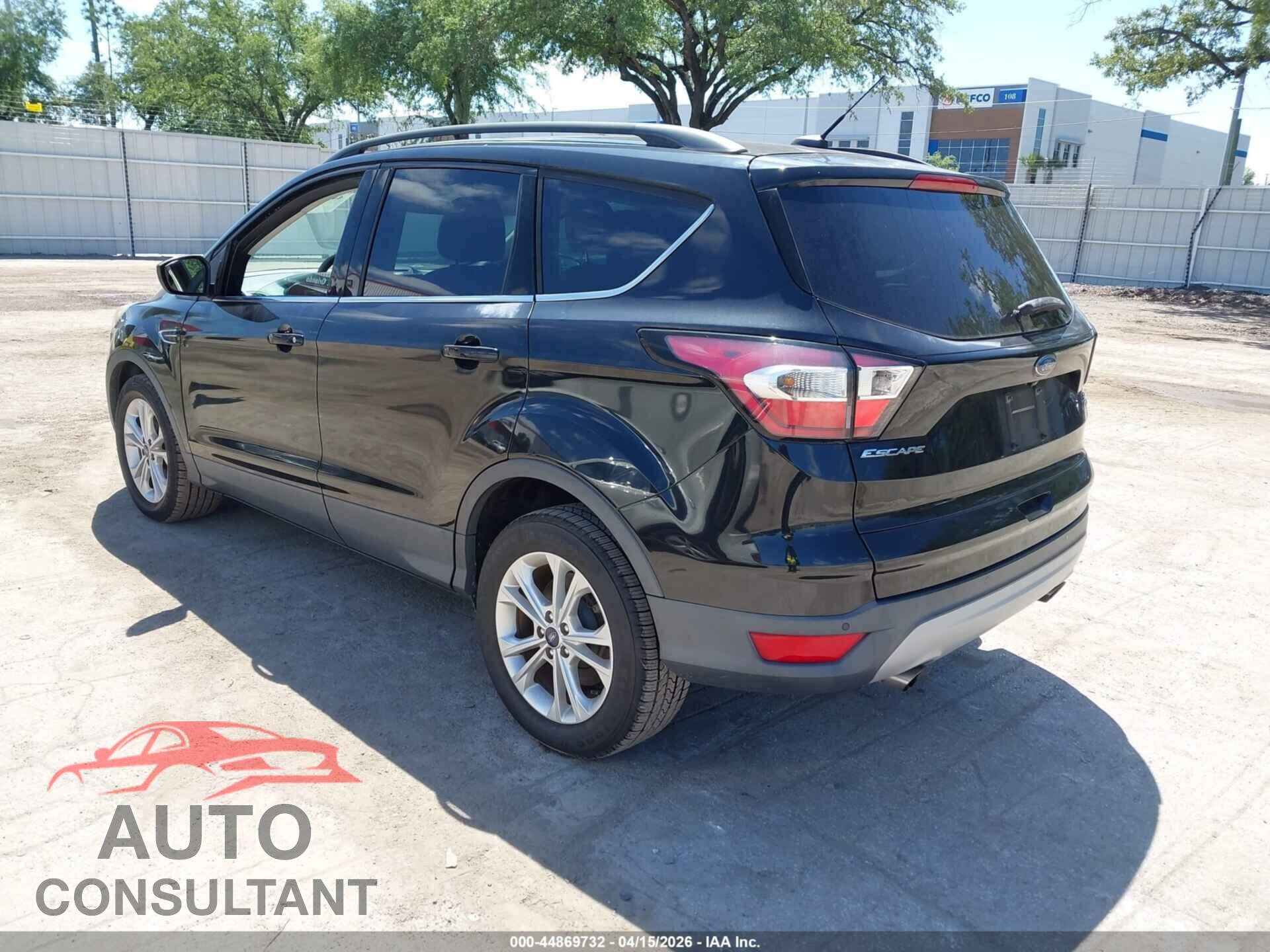 FORD ESCAPE 2017 - 1FMCU0GD4HUC92567