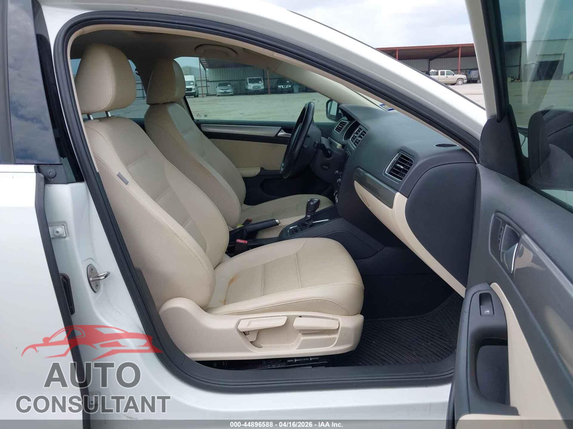 VOLKSWAGEN JETTA 2017 - 3VWDB7AJ8HM295768