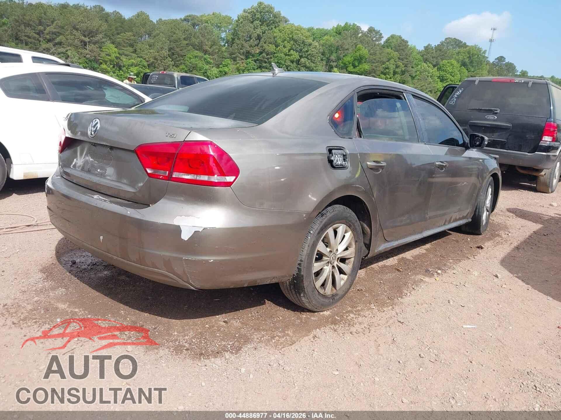 VOLKSWAGEN PASSAT 2015 - 1VWAT7A3XFC030463