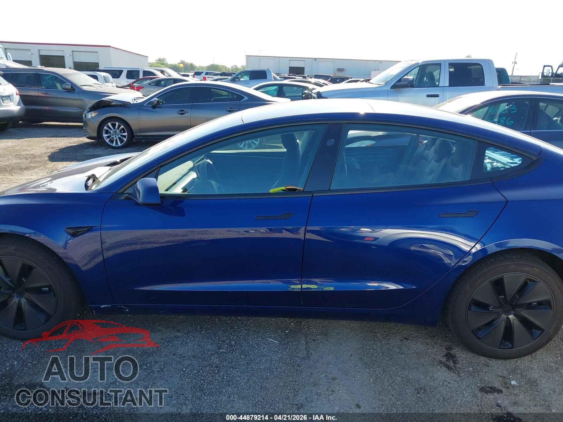 TESLA MODEL 3 2025 - 5YJ3E1EA5SF062665