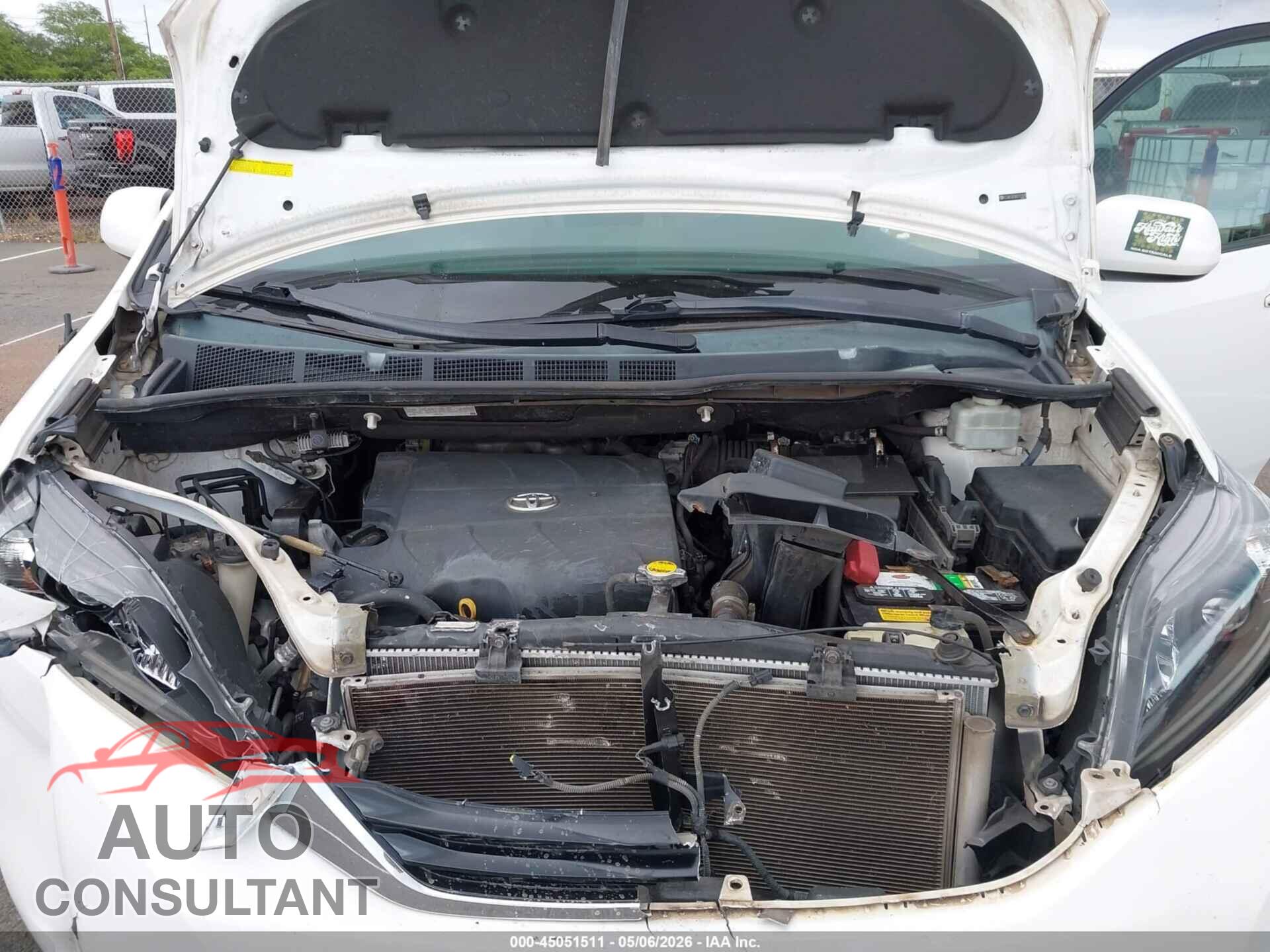 TOYOTA SIENNA 2011 - 5TDKK3DC8BS172978