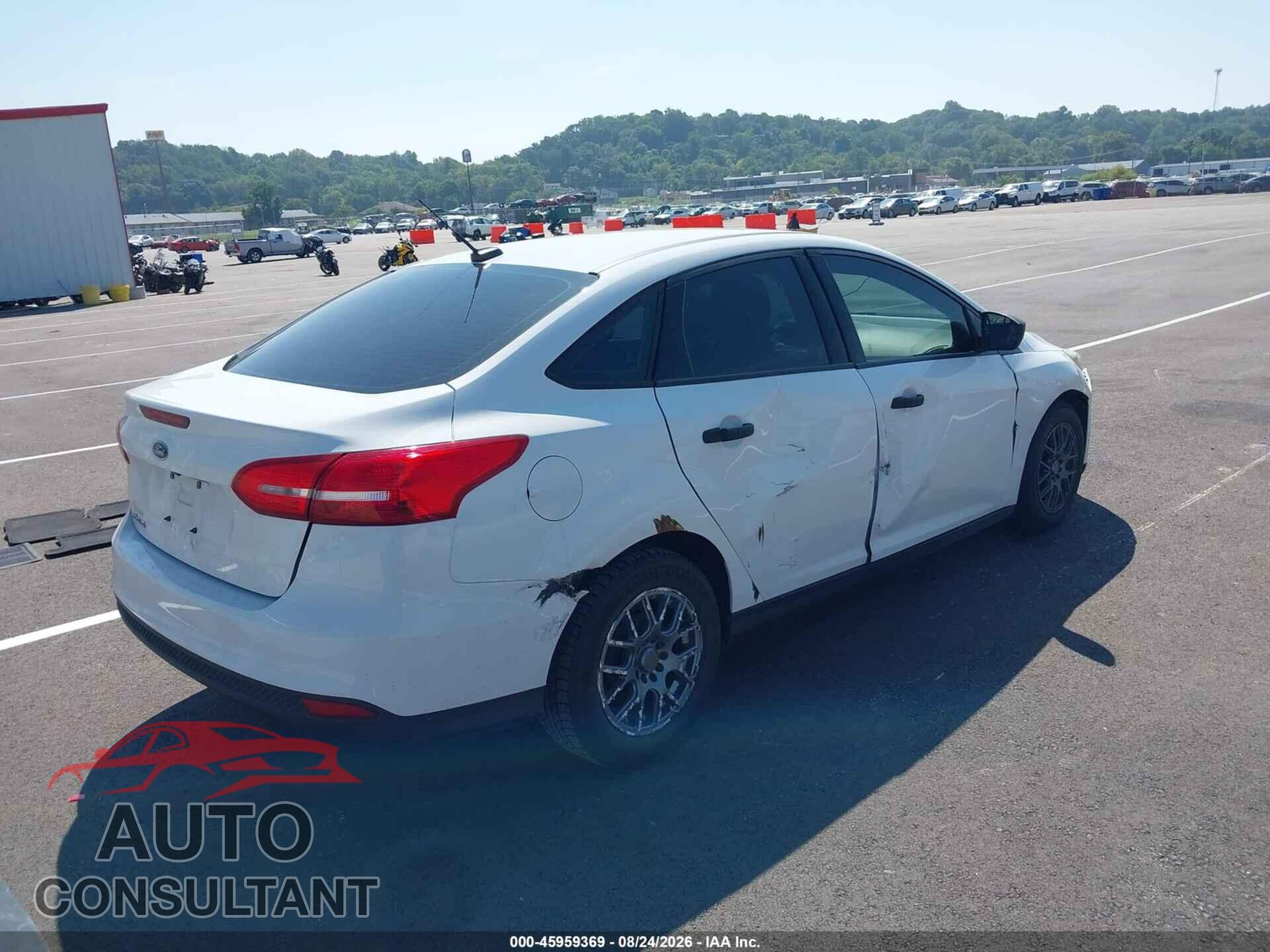 FORD FOCUS 2017 - 1FADP3E29HL257943