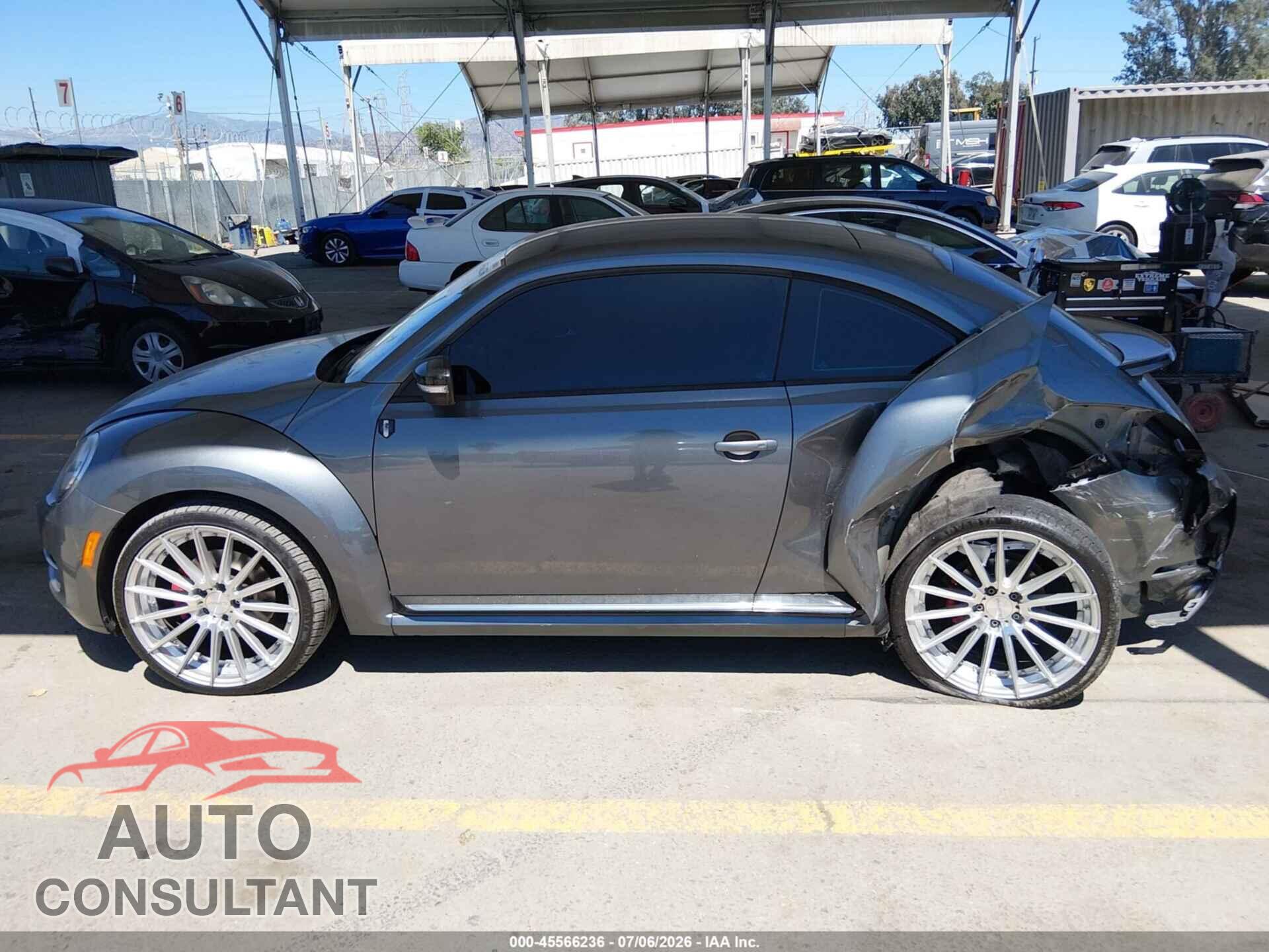 VOLKSWAGEN BEETLE 2012 - 3VWVA7AT7CM641908