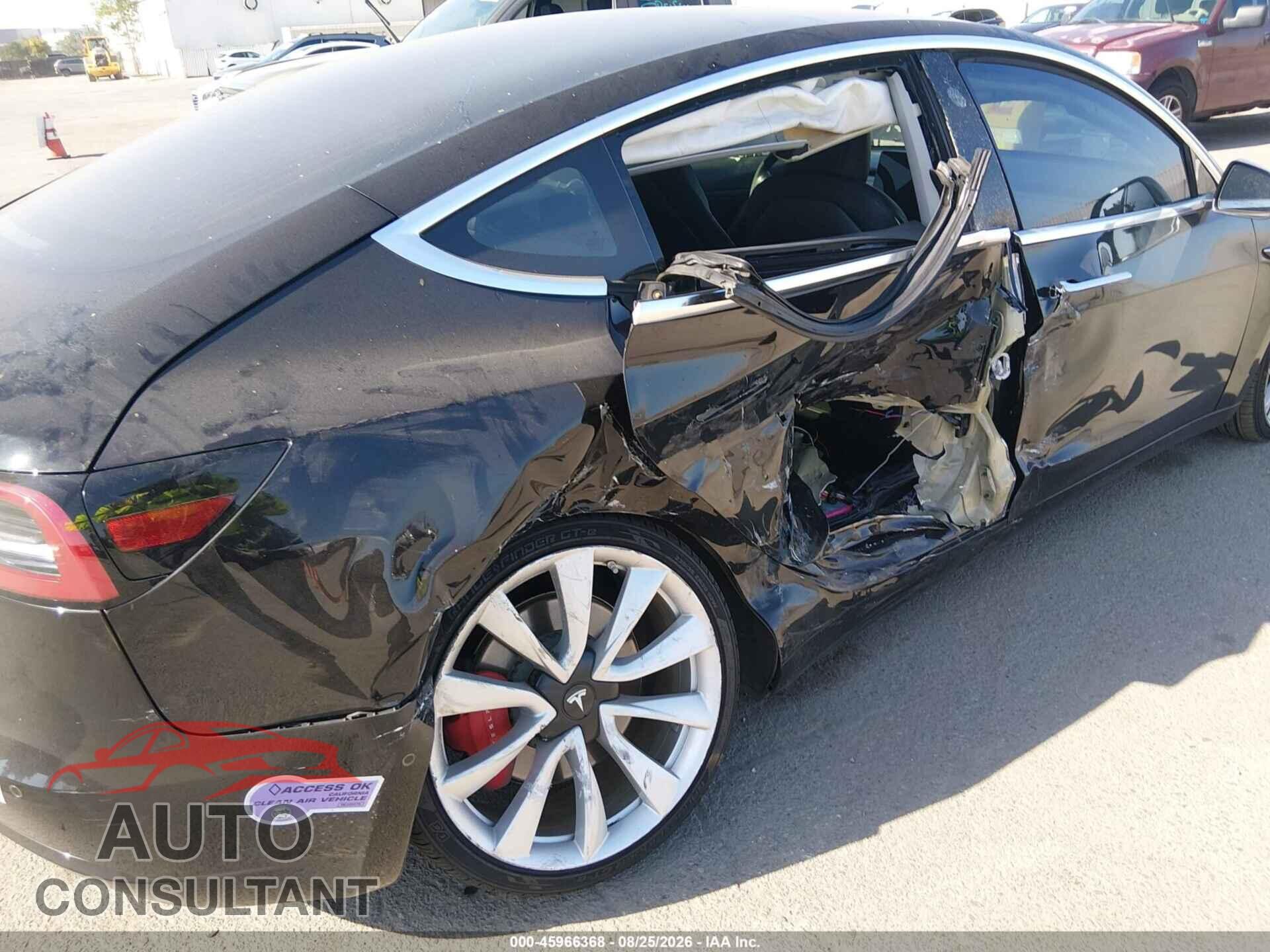 TESLA MODEL 3 2018 - 5YJ3E1EB6JF082673