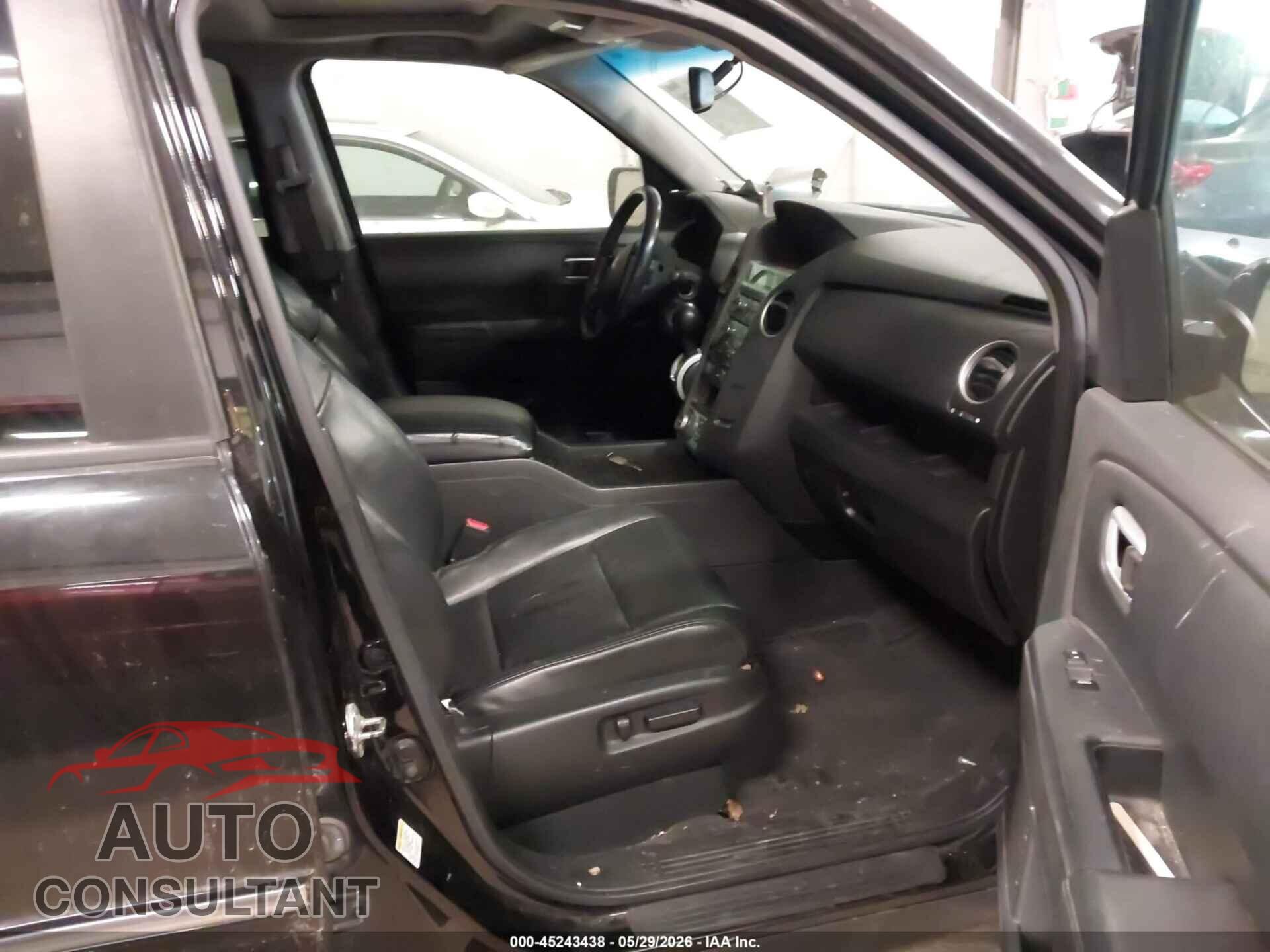 HONDA PILOT 2011 - 5FNYF4H98BB017547