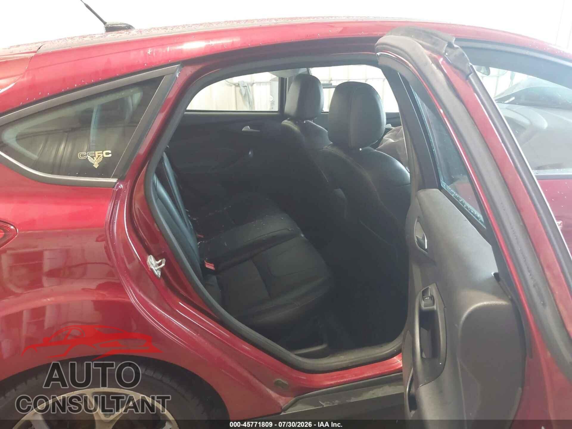 FORD FOCUS 2014 - 1FADP3K2XEL197865