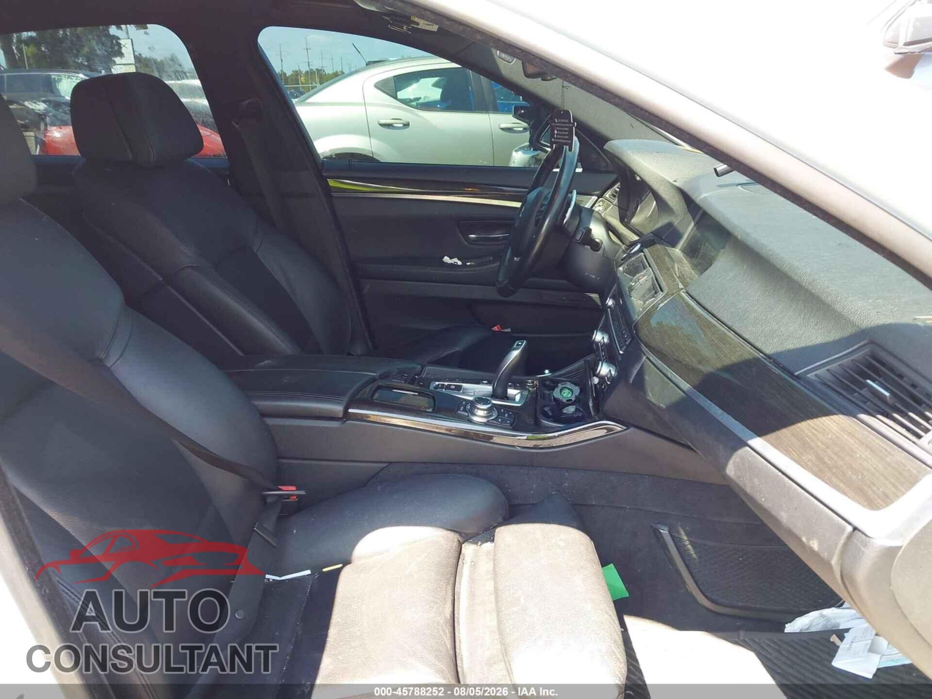 BMW 528I 2012 - WBAXH5C59CDW08685