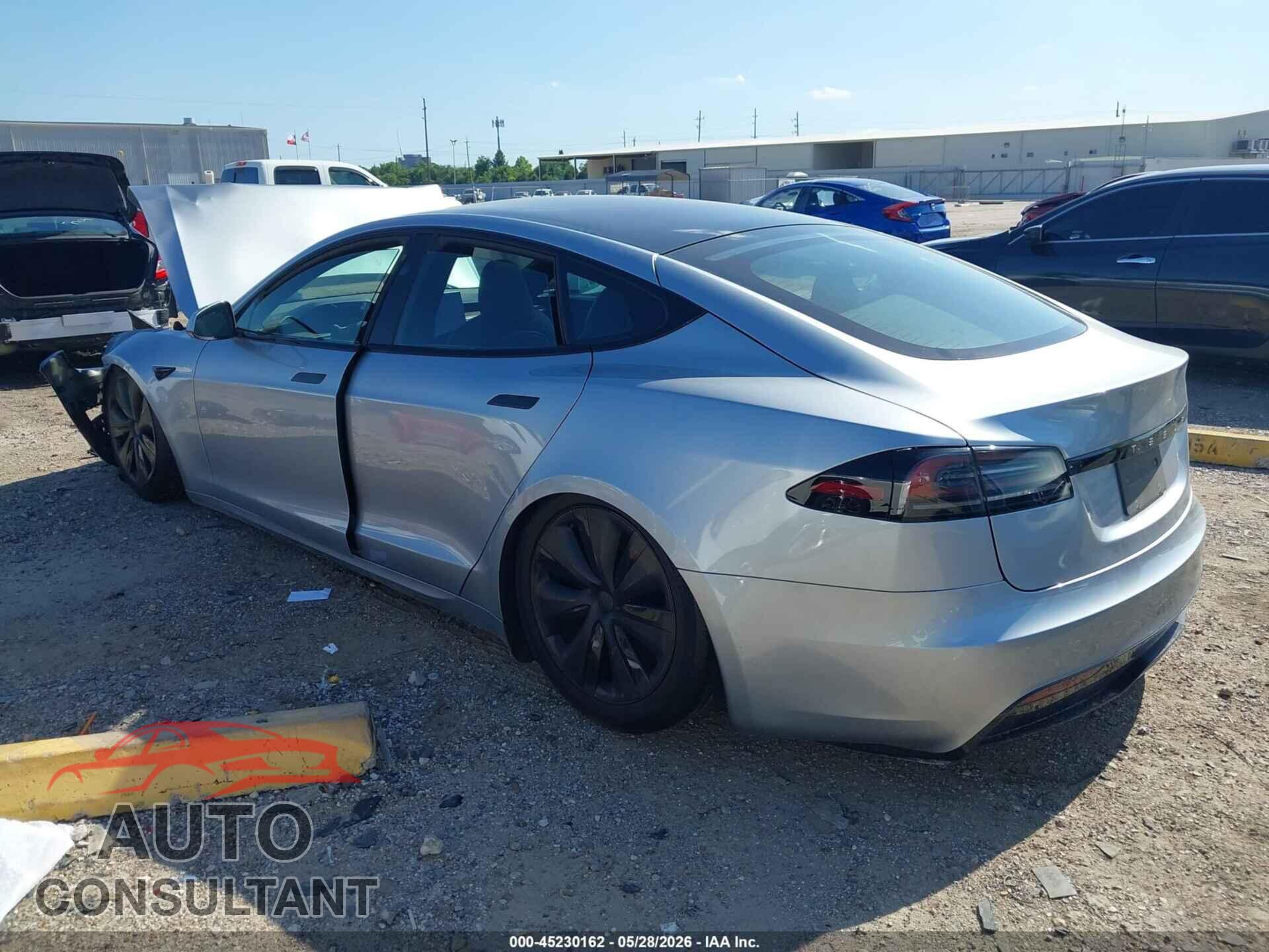 TESLA MODEL S 2024 - 5YJSA1E54RF542877